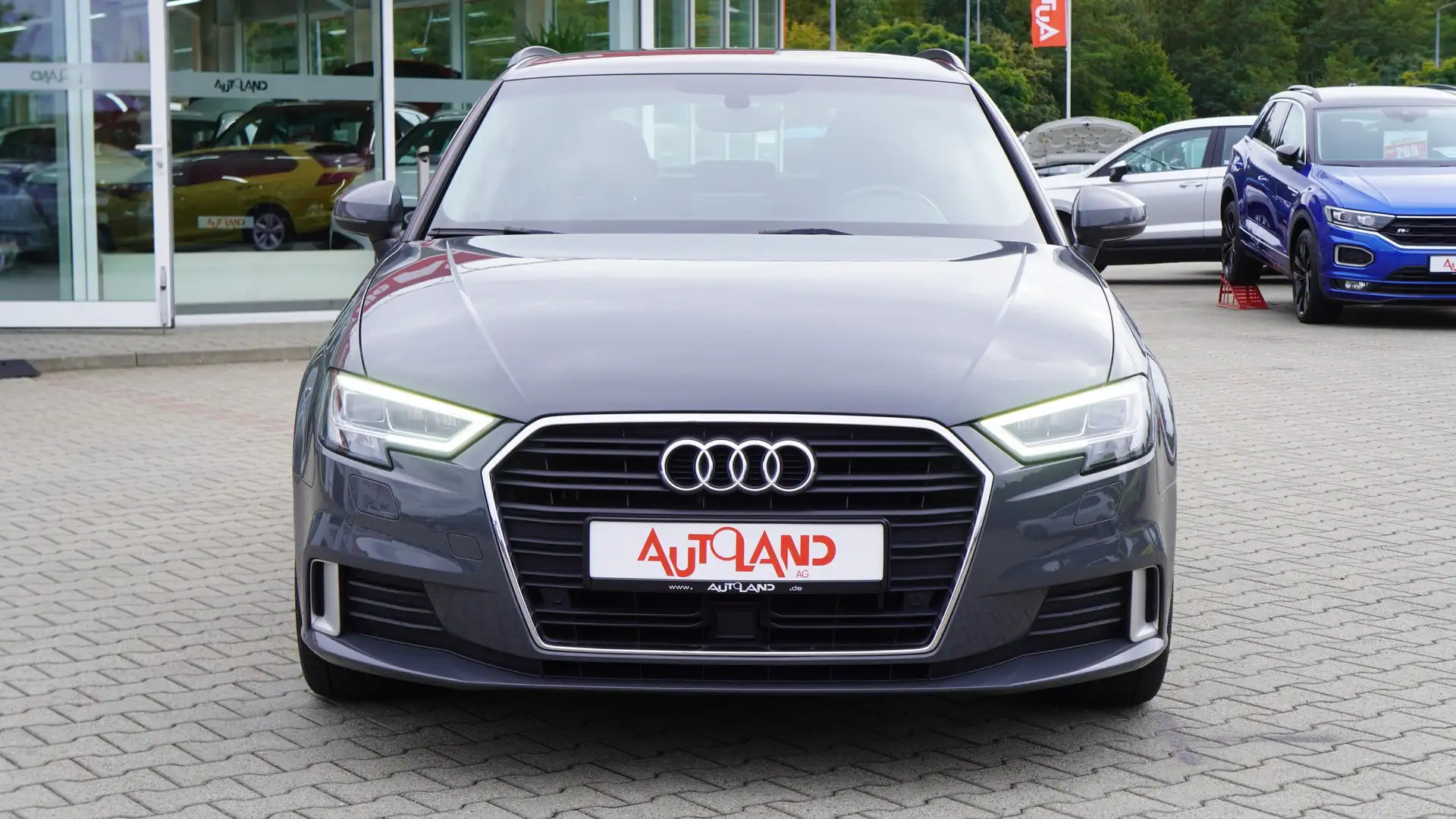 Audi A3 30 sport 1.0 TFSI LED Navigation Tempomat PDC Grau - 2
