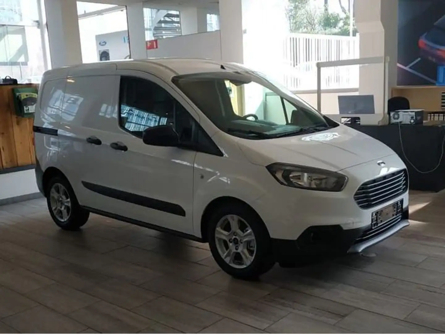 Ford Transit Courier Trend Blanc - 1