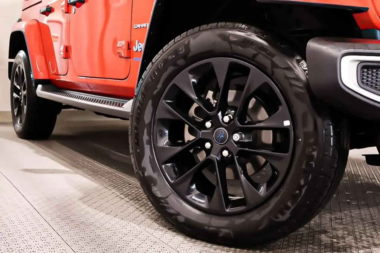 Jeep Wrangler снимка Jeep Wrangler
