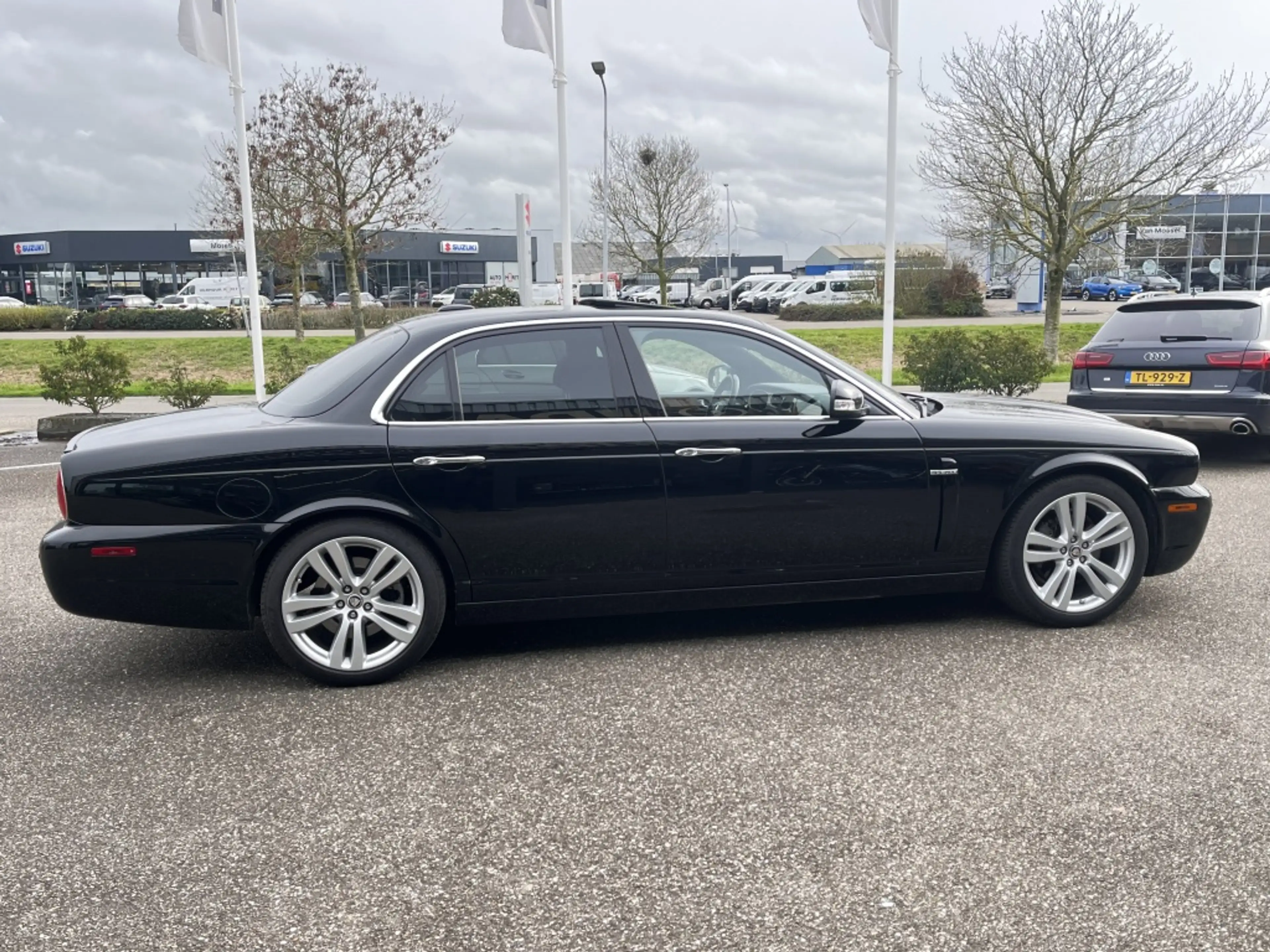 Jaguar XJ 4.2 V8 Executive — photo 8