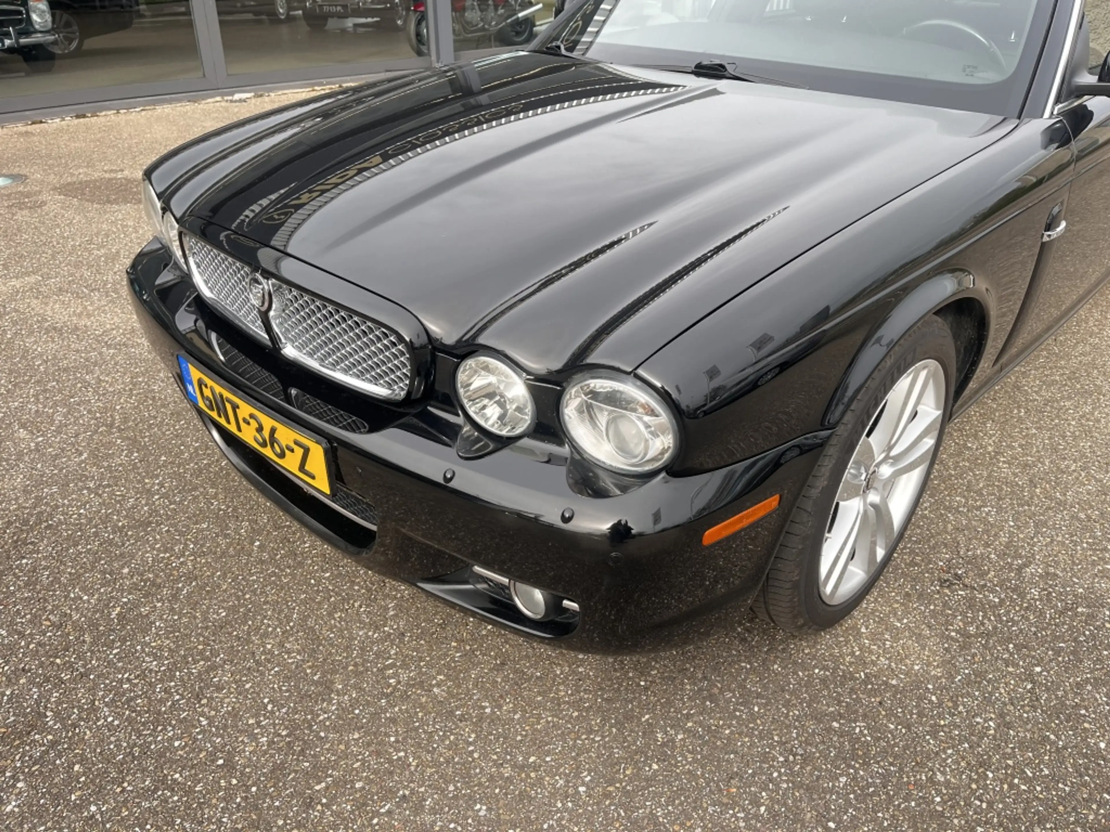 Jaguar XJ 4.2 V8 Executive — photo 13