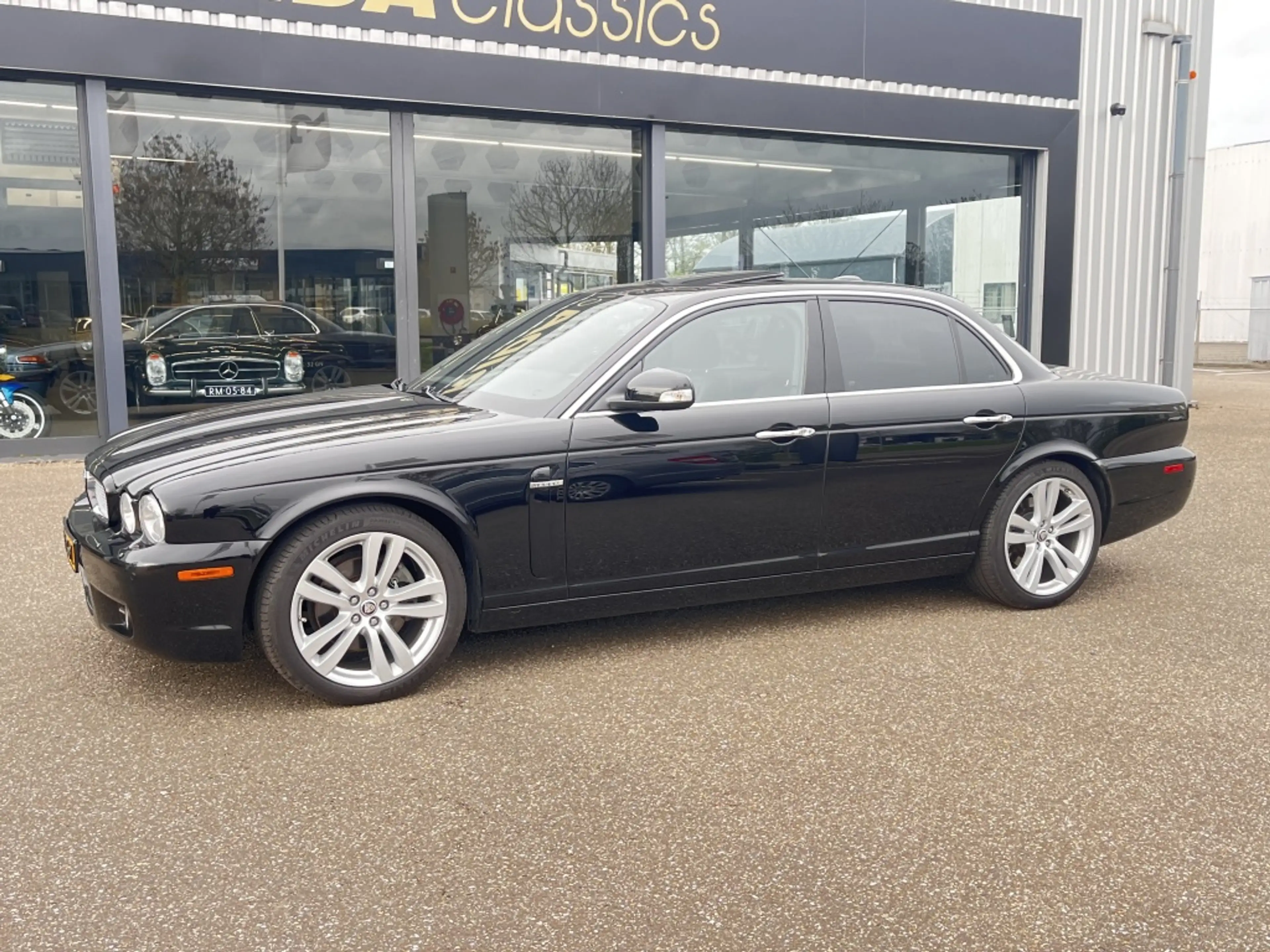 Jaguar XJ 4.2 V8 Executive — photo 3