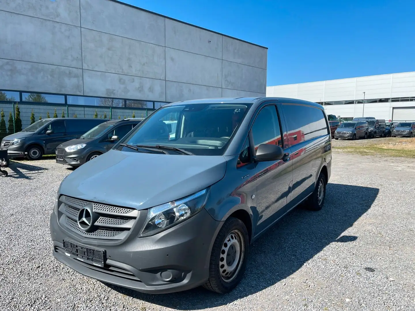 Mercedes-Benz Vito eVito 111/112 lang /Kamera/Bluetooth/Sitzheizung Grey - 1