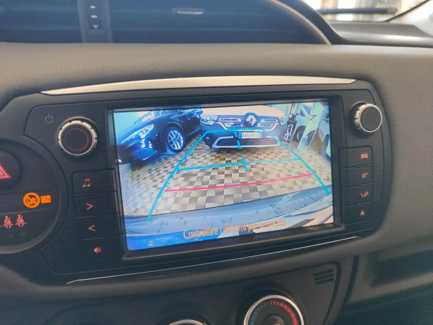Toyota Yaris BENZINA NEOPATENTATI TELECAMERA Grigio - 2