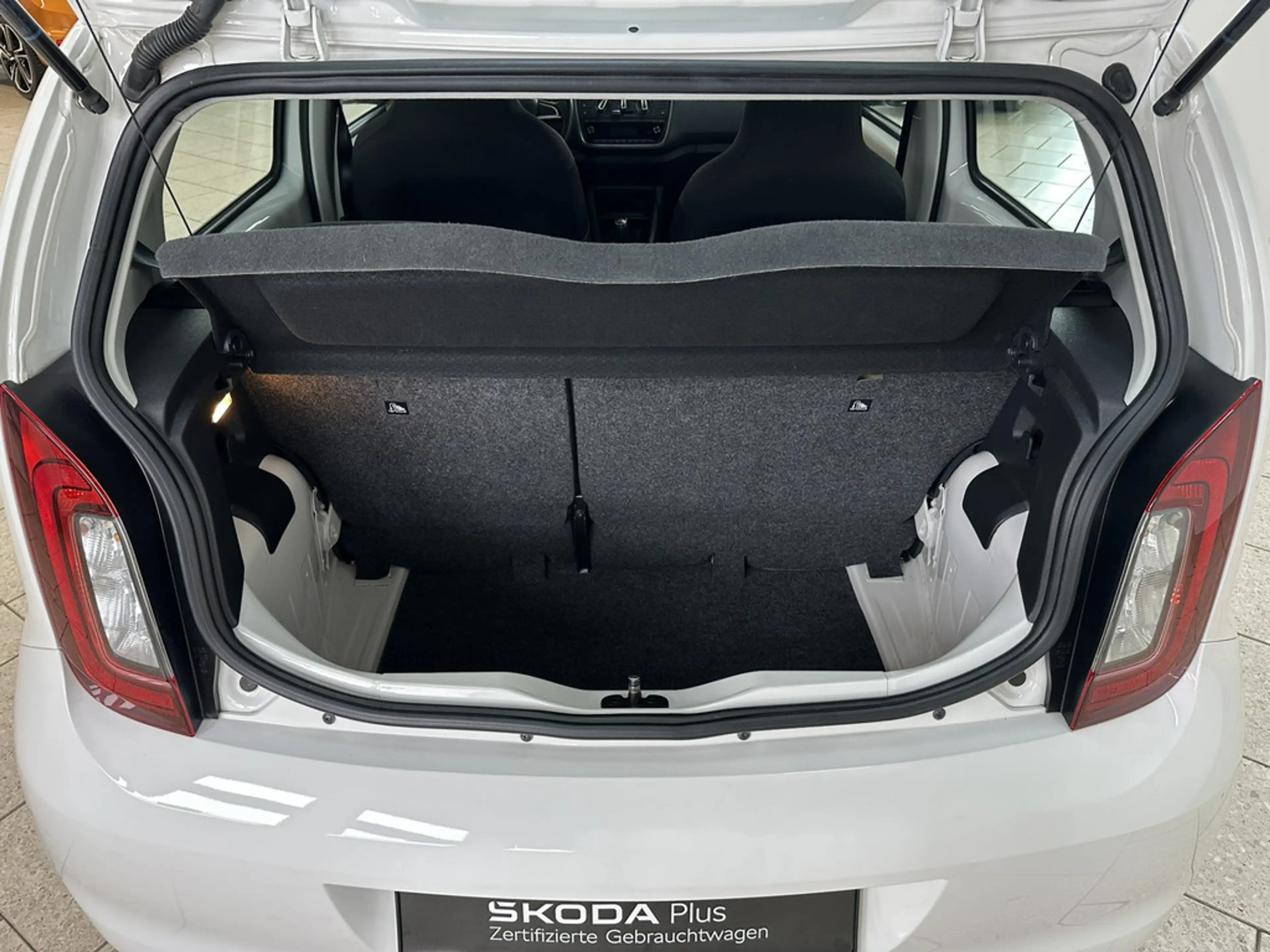 Skoda Citigo 1.0 Style Green tec KLIMA PDC SHZ — photo 10