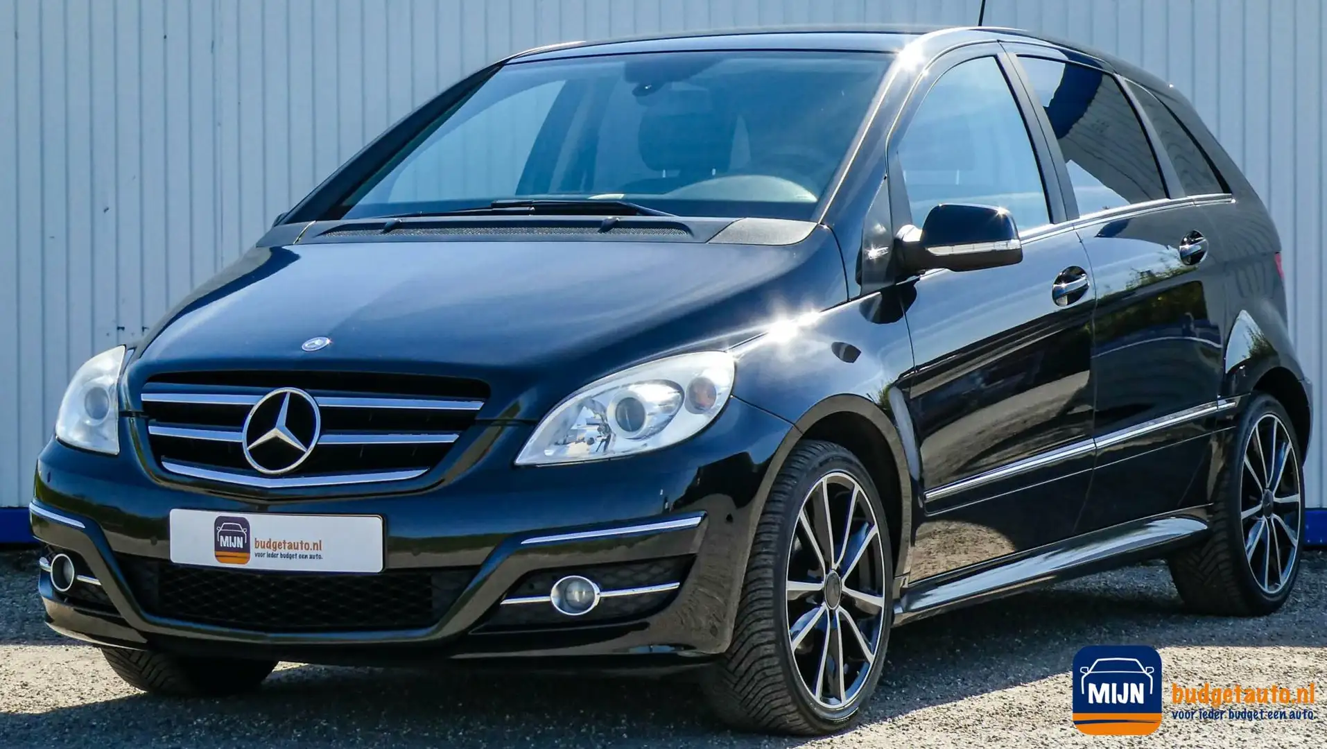 Mercedes-Benz B 180 BlueEFFICIENCY Business CLass Czarny - 1
