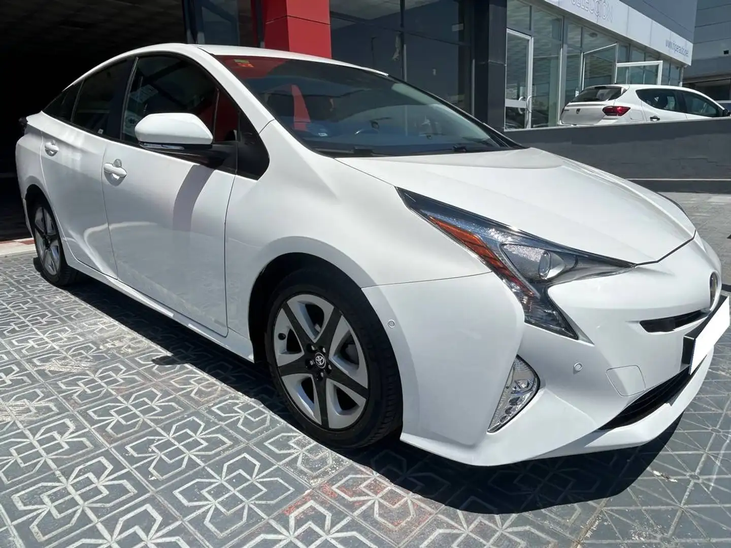 Toyota Prius 1.8 Advance Weiß - 1