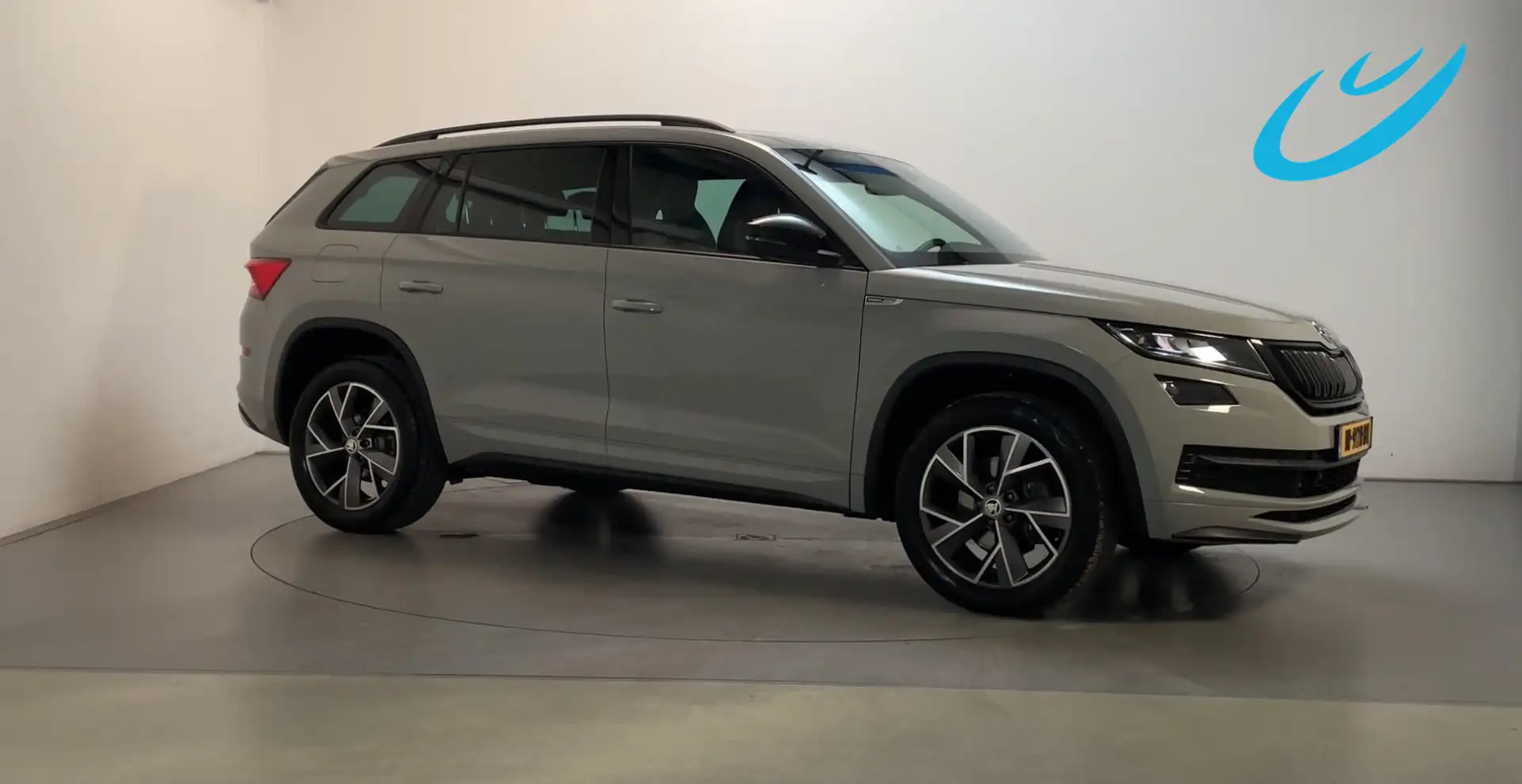 Skoda Kodiaq 1.5 TSI 150pk DSG Sportline Business 7p. LED Panor Grijs - 1