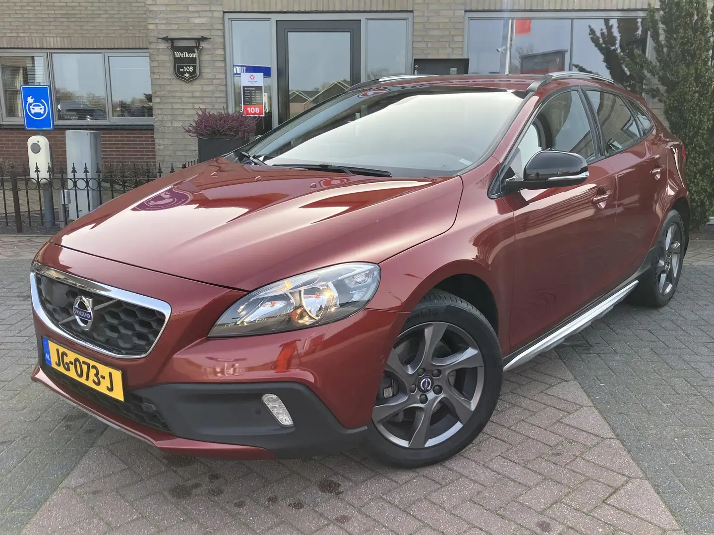 Volvo V40 Cross Country 1.5 T3 Summum | Trekhaak | ACC | BLIS | All-in pri Rojo - 2
