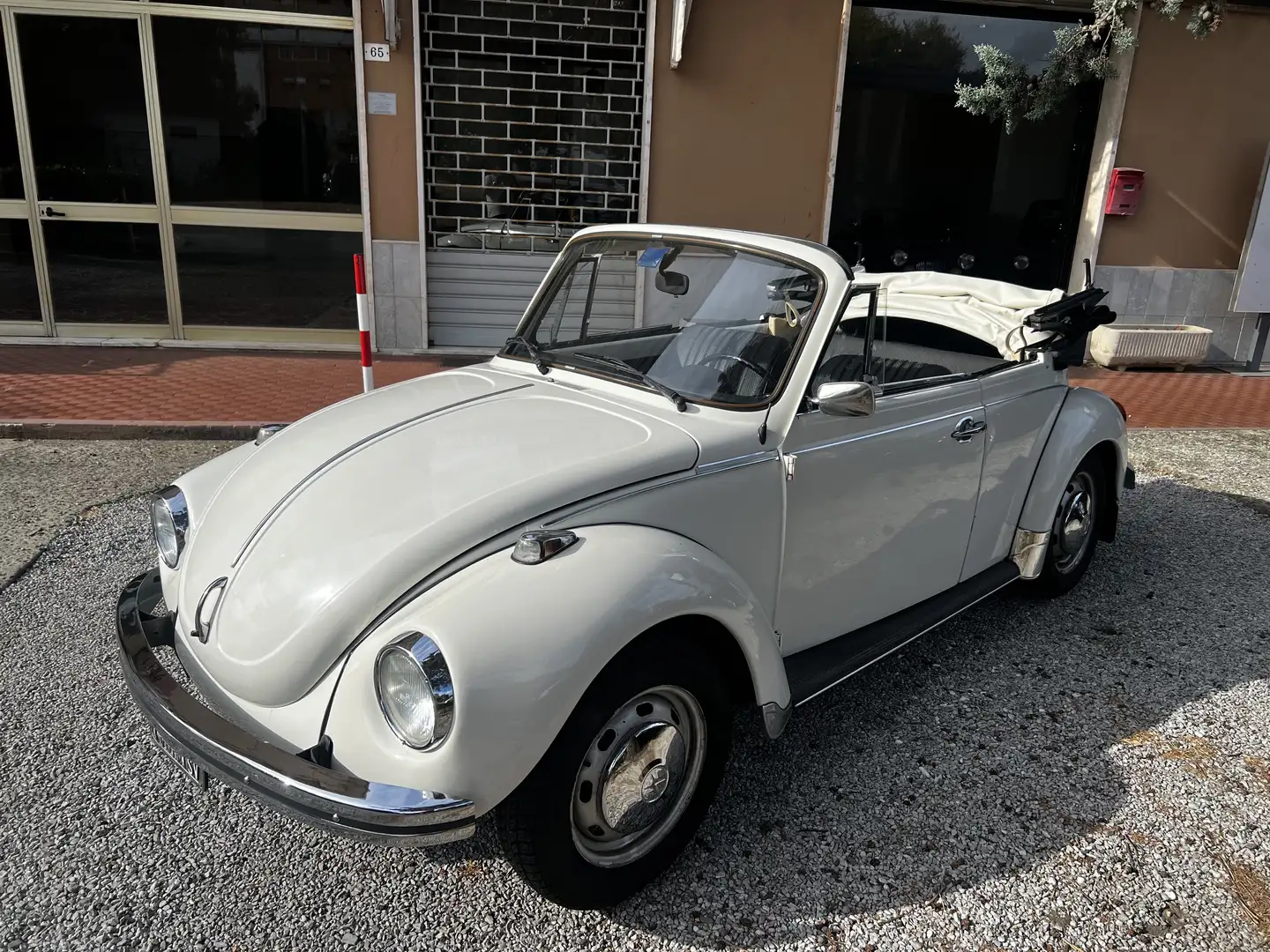 Volkswagen Maggiolino KARMANN CABRIOLET White - 1