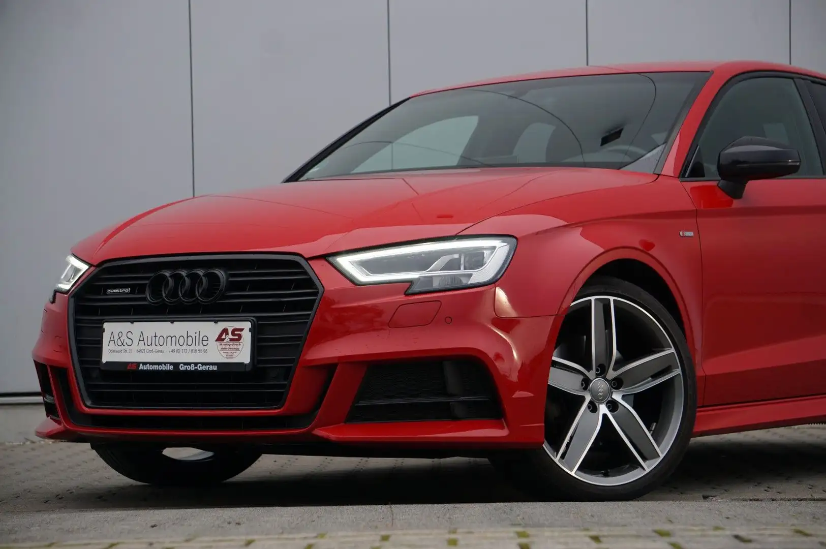 Audi A3 Limo quattro *UNFALLFREI *S-LINE *B&O *MATRIX Rood - 1