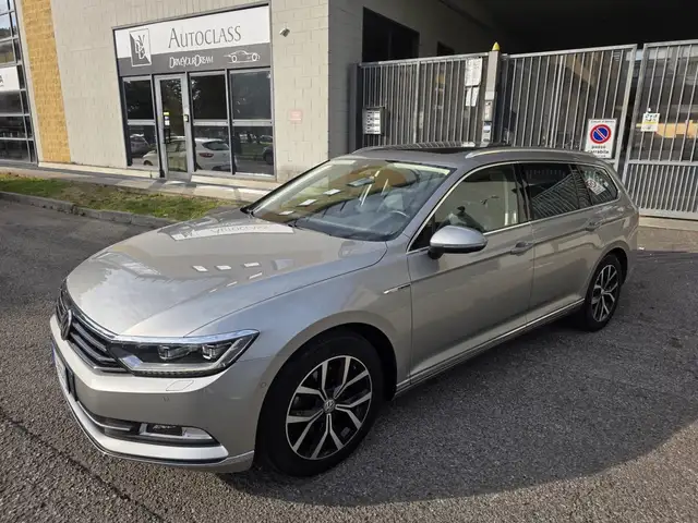 Volkswagen Passat Variant Passat 2.0 tdi 4motion 190cv dsg Gancio Traino