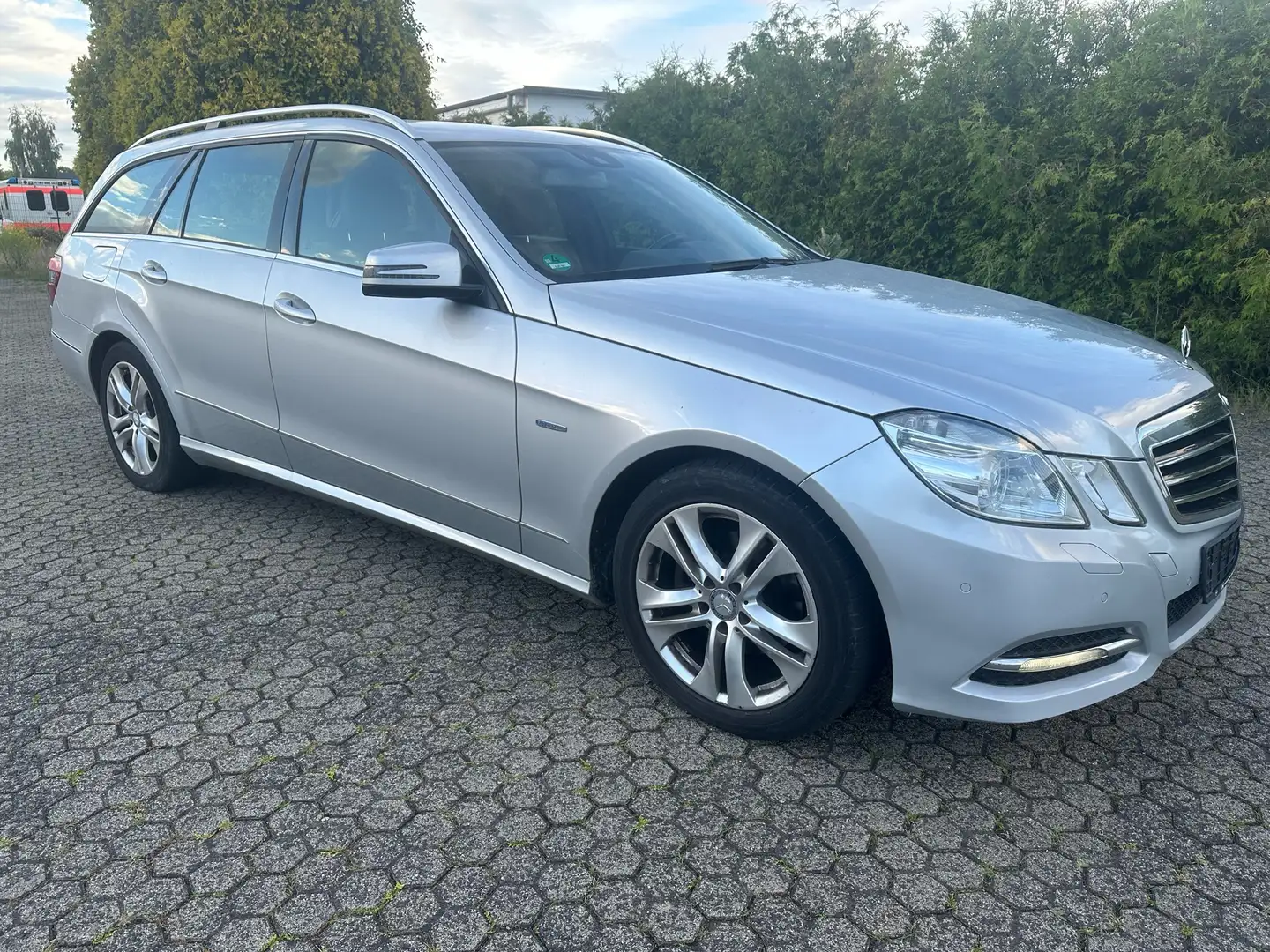 Mercedes-Benz E 200 E 200 CDI BlueEfficiency * Avantgarde Szürke - 2