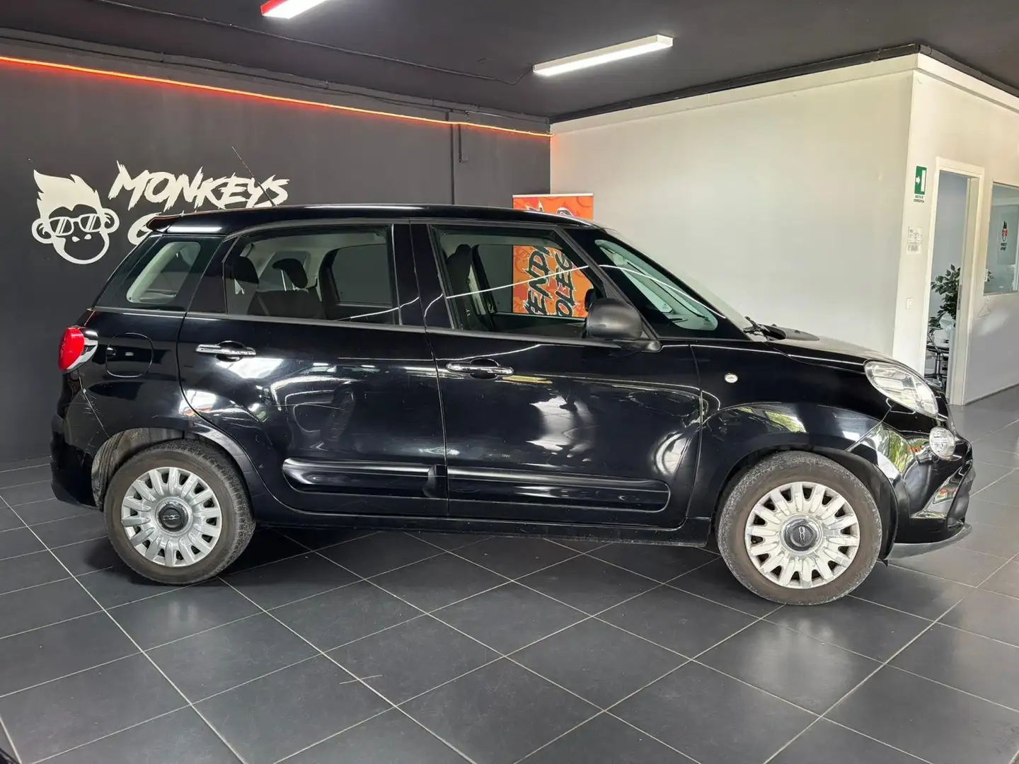 Fiat 500L 1.3 mjt Urban 95cv dualogic my19 Nero - 2