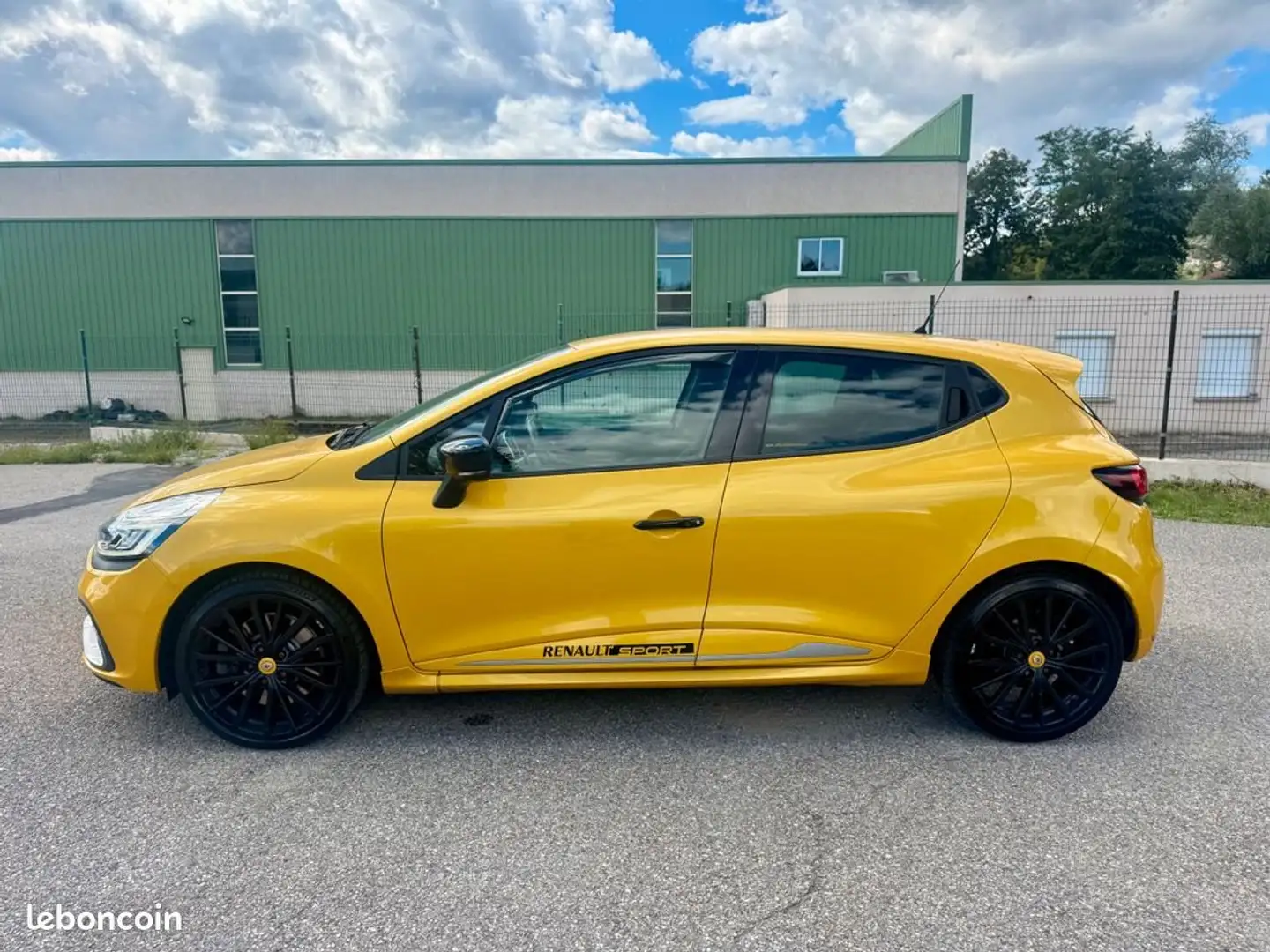 Renault Clio Clio 1.6 Turbo 200 EDC RS Geel - 2