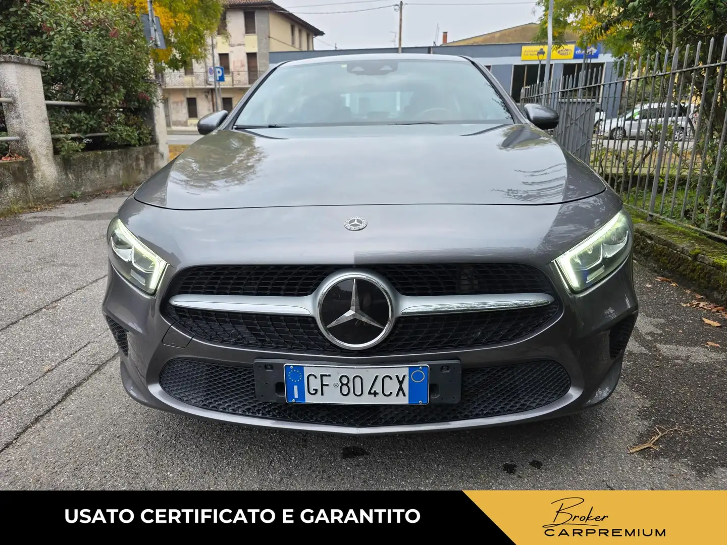 Mercedes-Benz A 180 A 180 d Sport Grau - 2