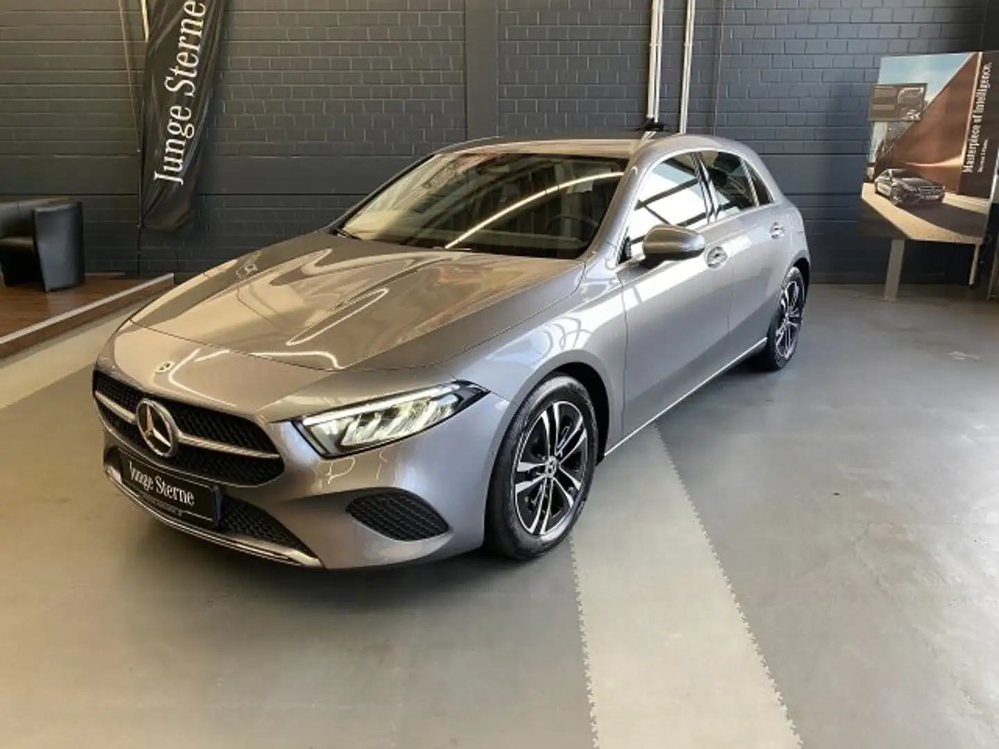 Mercedes-Benz A 180 A 180 Progressive Advanced LED MBUX Kamera Sitzh Grau - 2