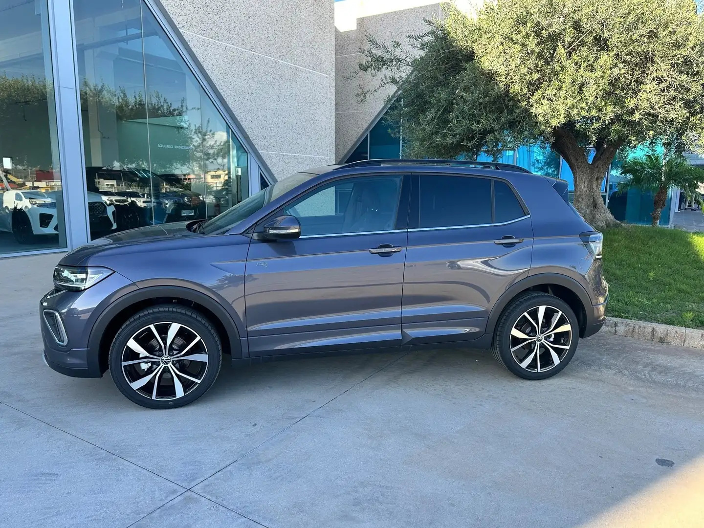 Volkswagen T-Cross R-Line 115cv possibilità noleggio no scoring Grau - 2