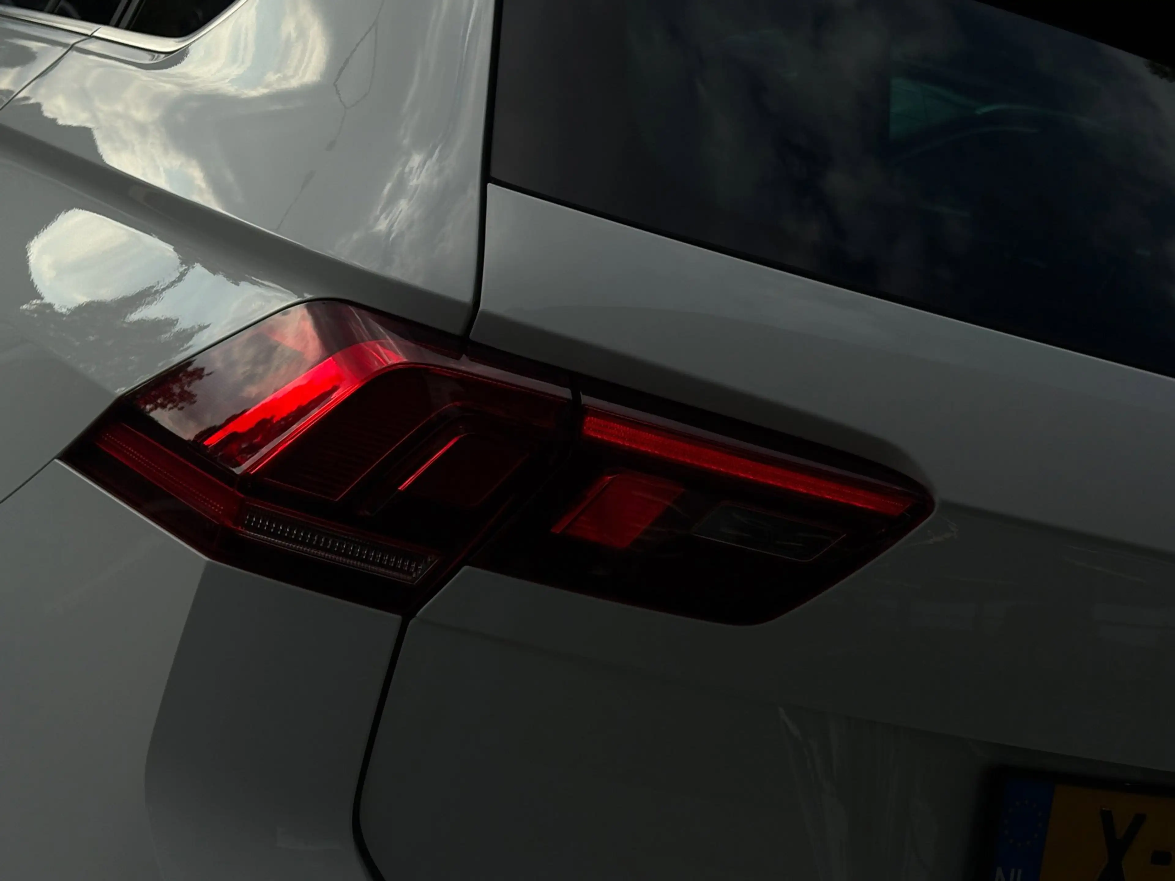Volkswagen Tiguan 1.5 TSI R-Line DEALER OND. NL-AUTO NAP BTW-AUTO! — photo 7