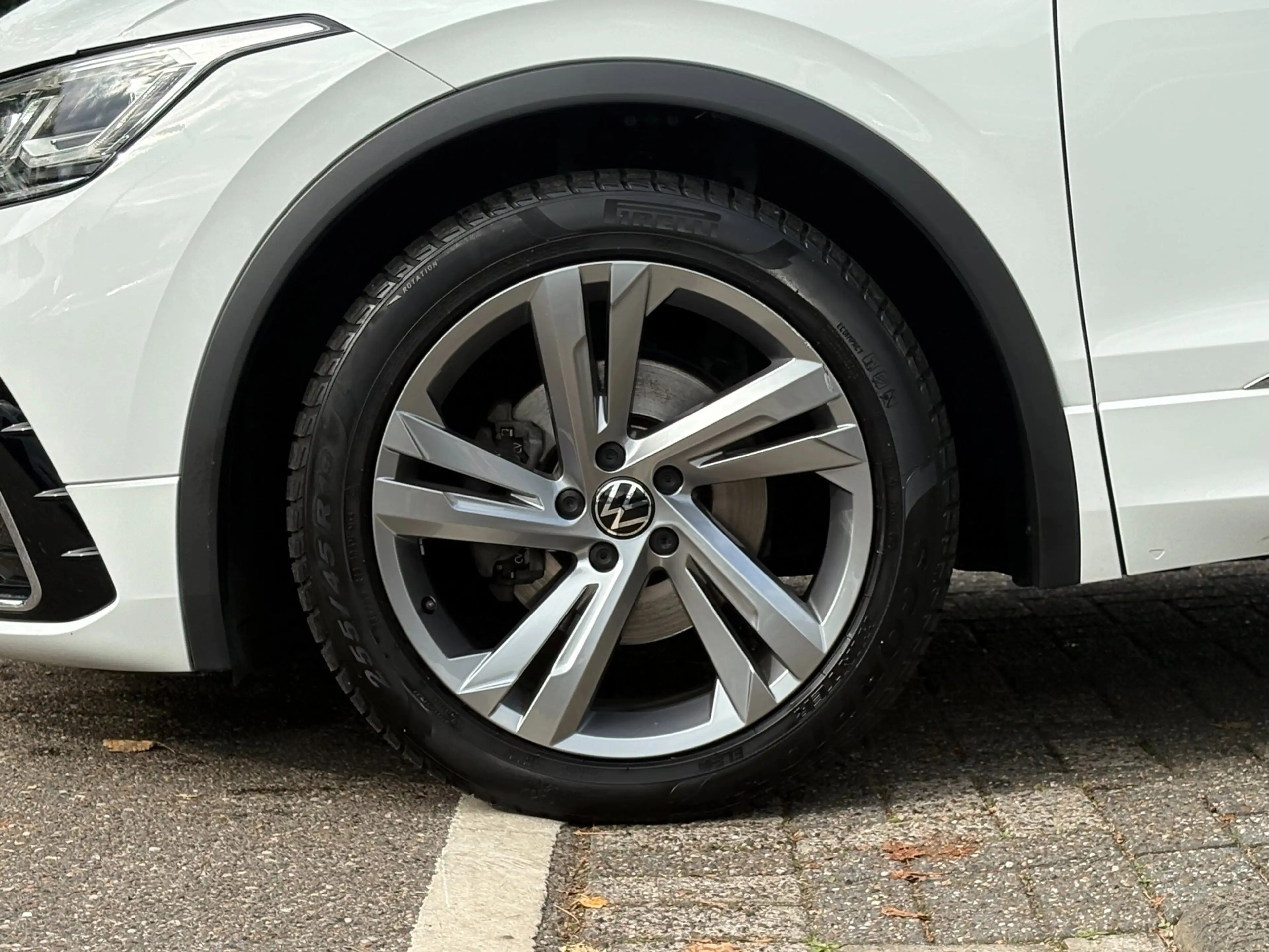 Volkswagen Tiguan 1.5 TSI R-Line DEALER OND. NL-AUTO NAP BTW-AUTO! — photo 15