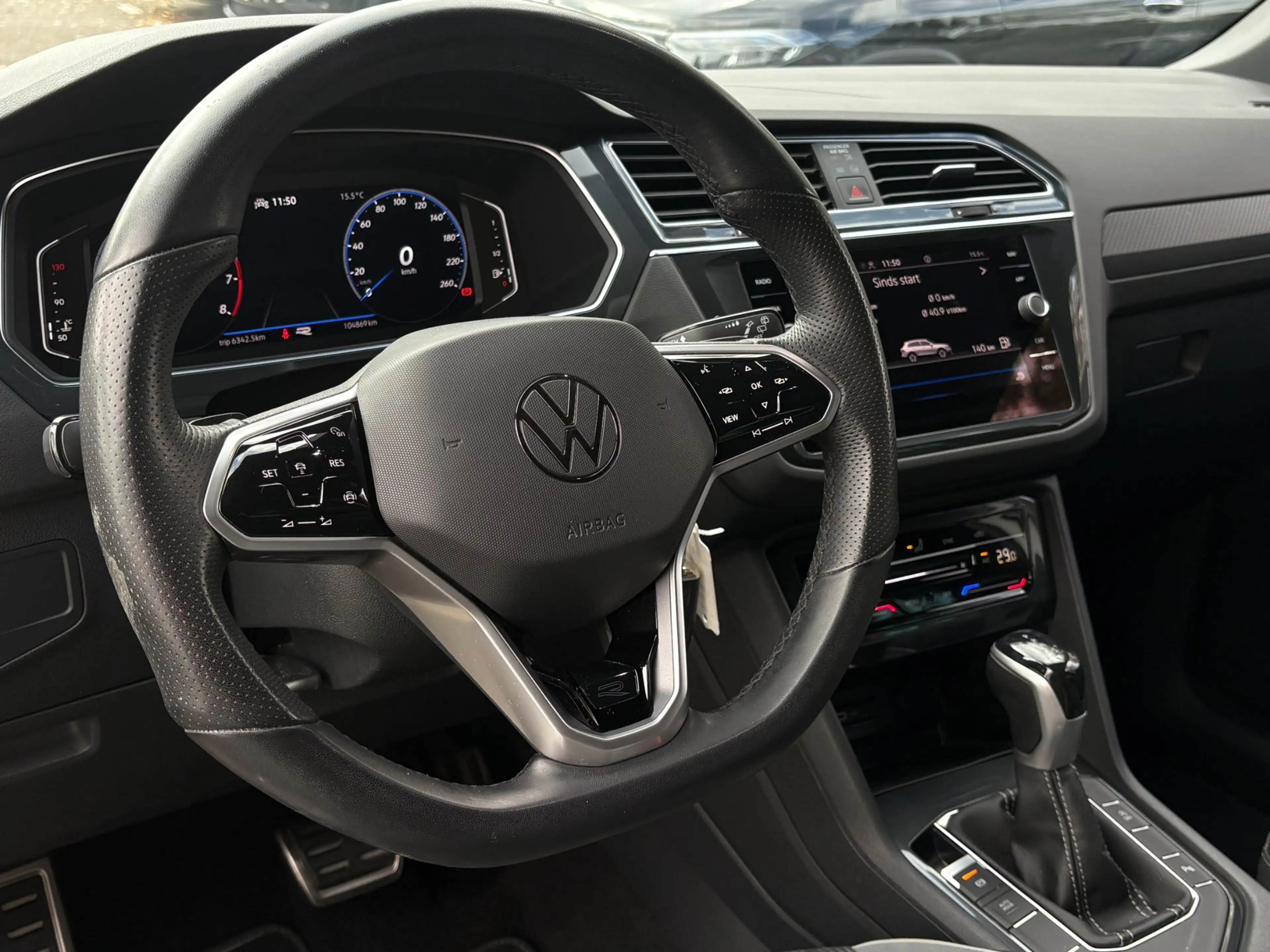 Volkswagen Tiguan 1.5 TSI R-Line DEALER OND. NL-AUTO NAP BTW-AUTO! — photo 10
