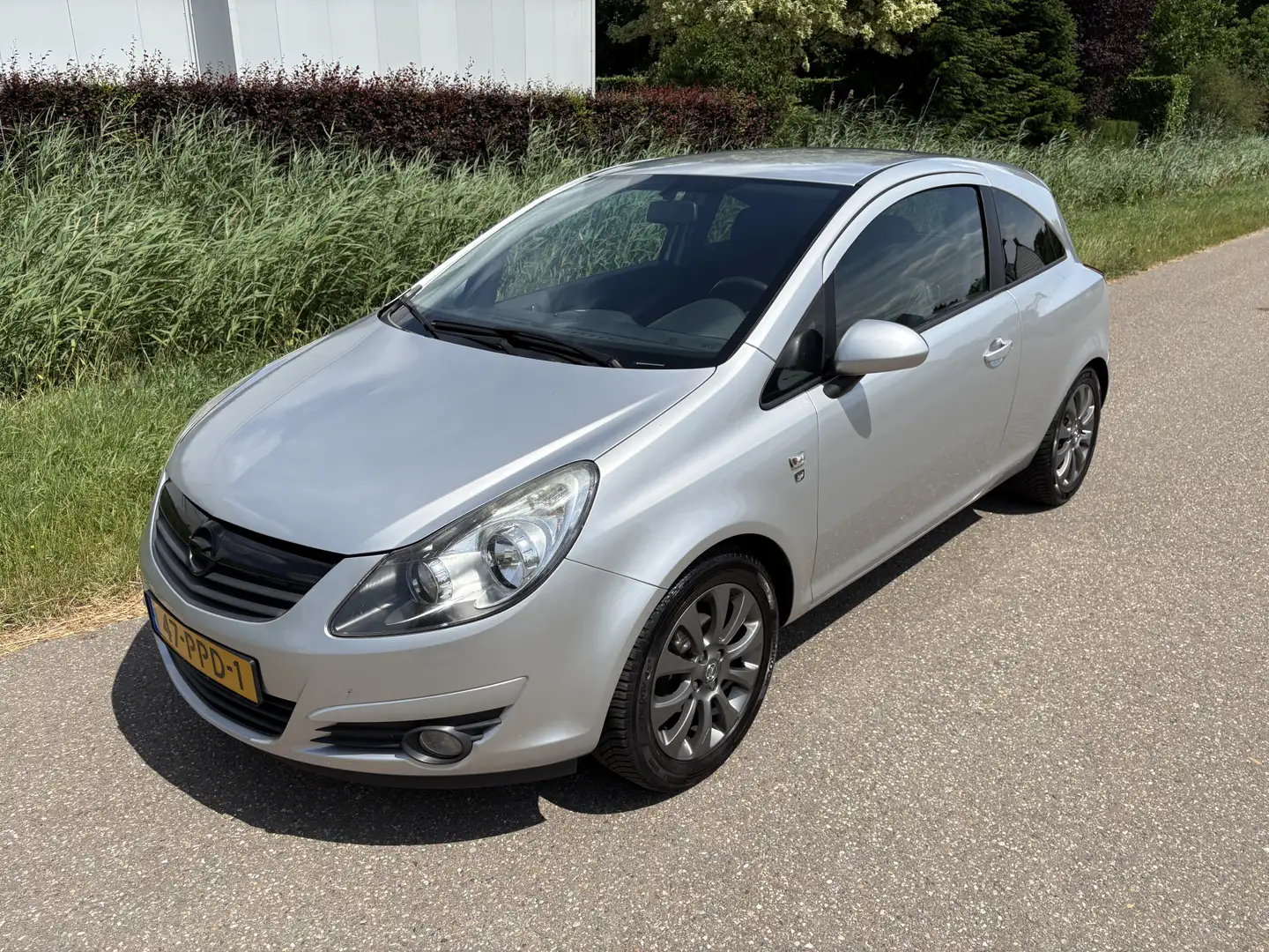 Opel Corsa 1.4-16V '111' Edition / AIRCO / PARROT / 148dkm! N Grijs - 2