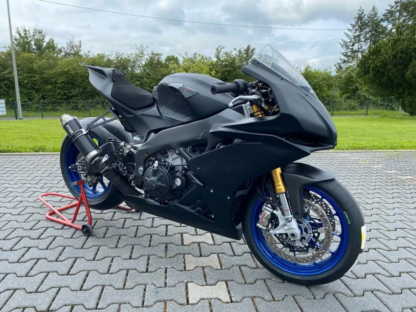 Aprilia RSV 1000 R Noir - 1