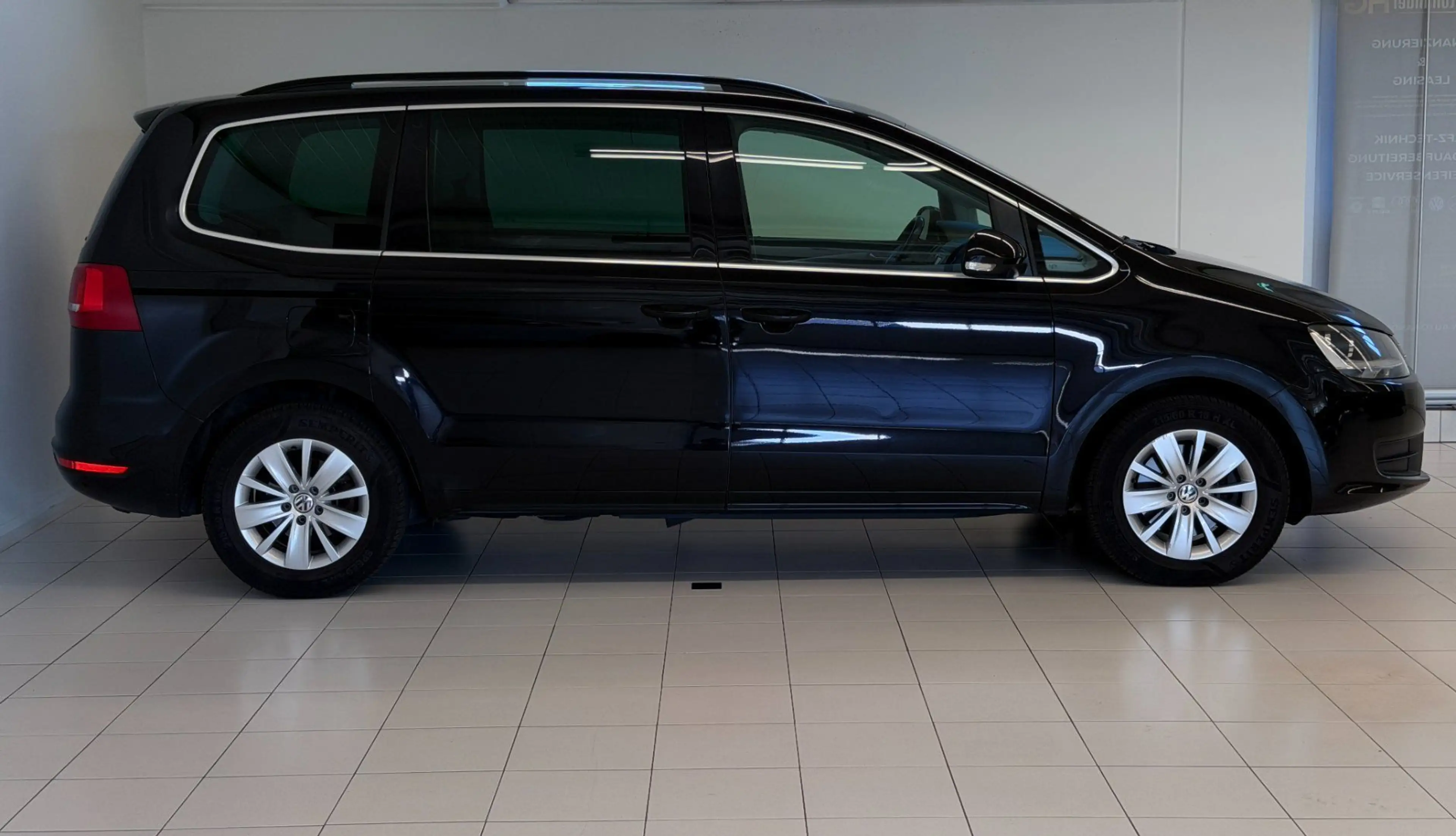 Volkswagen Sharan 2.0 TDI Comfortline*SHZ*PDC*NAVI* — photo 4