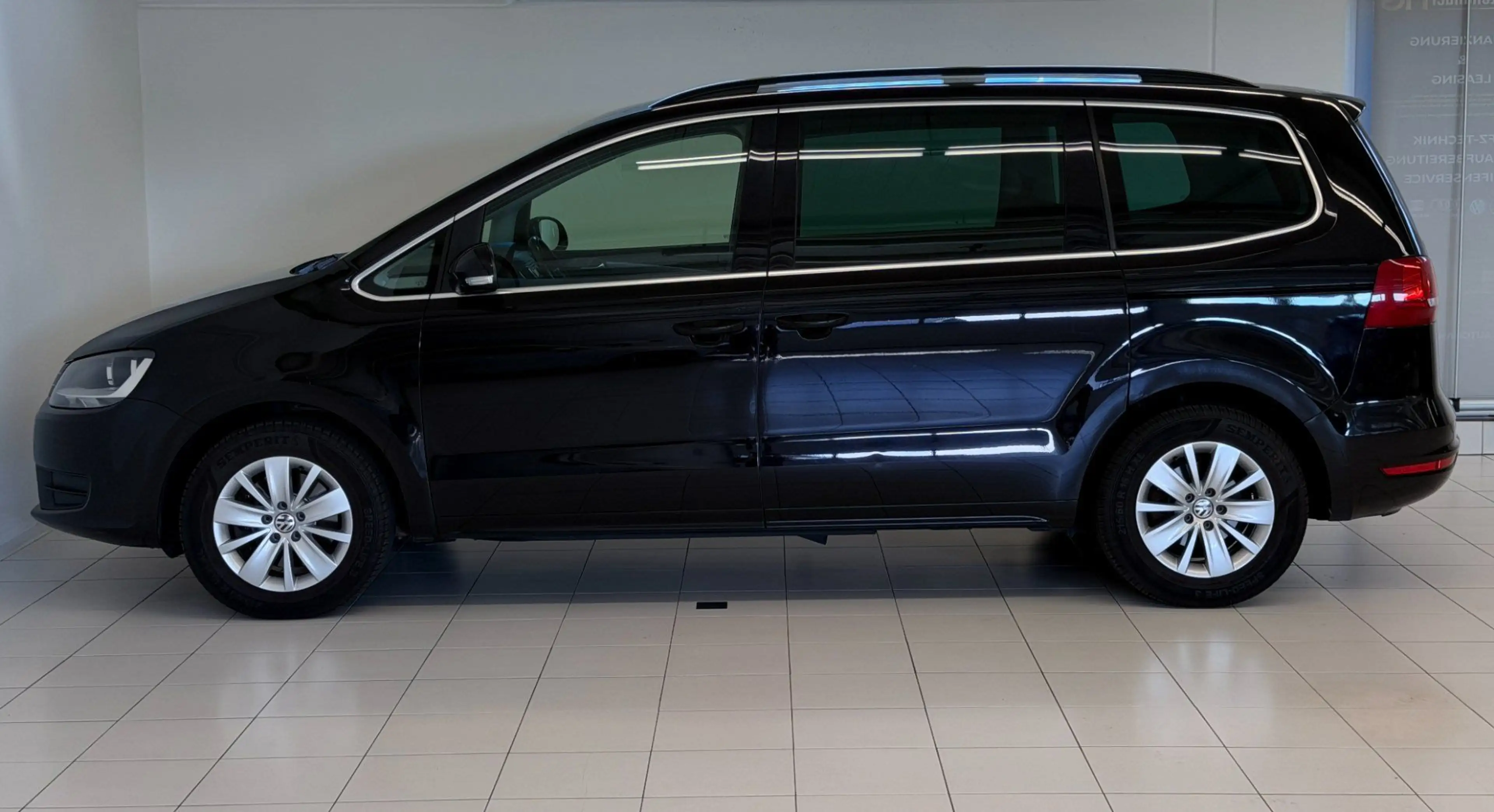 Volkswagen Sharan 2.0 TDI Comfortline*SHZ*PDC*NAVI* — photo 5