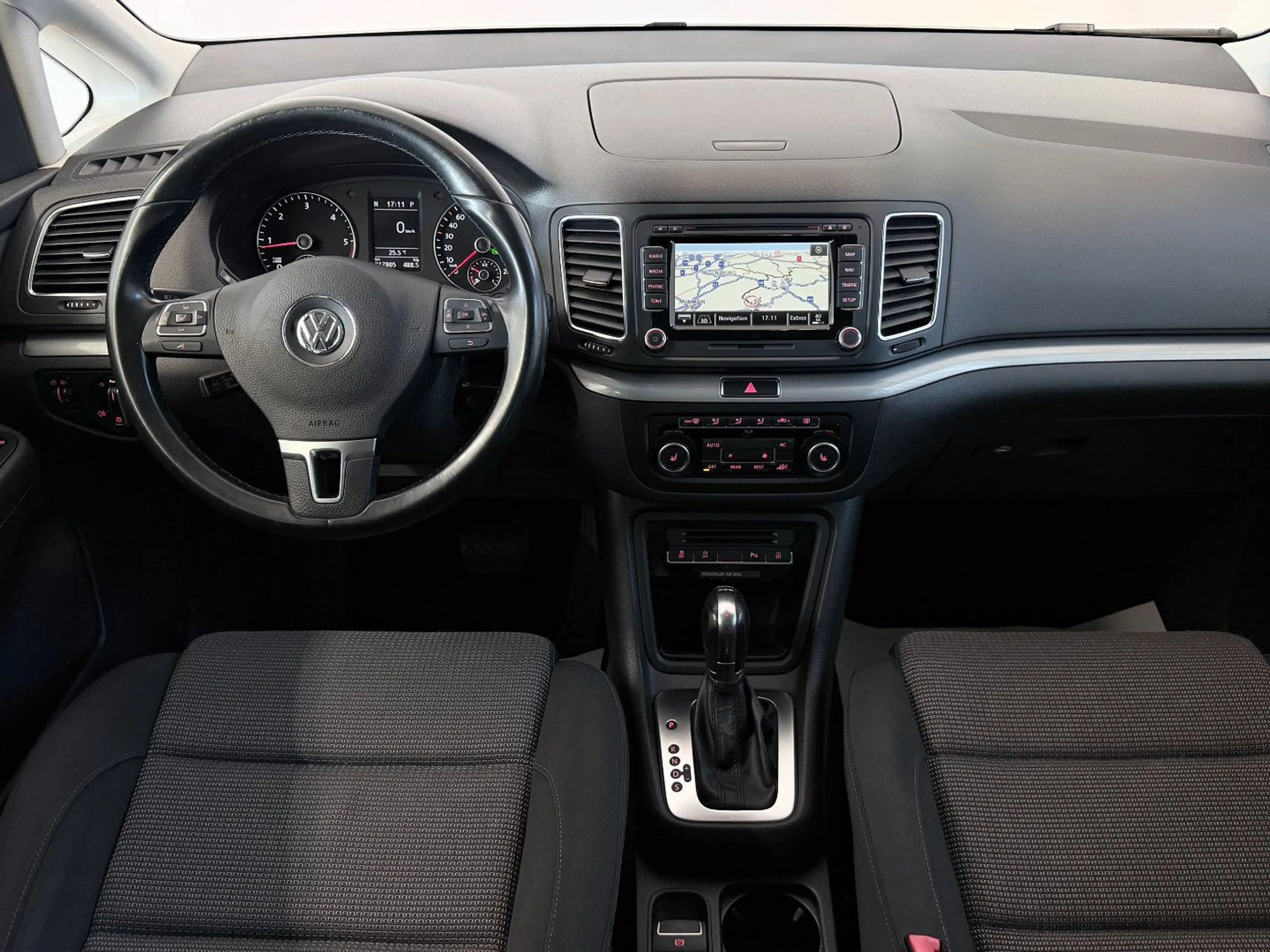 Volkswagen Sharan 2.0 TDI Comfortline*SHZ*PDC*NAVI* — photo 13