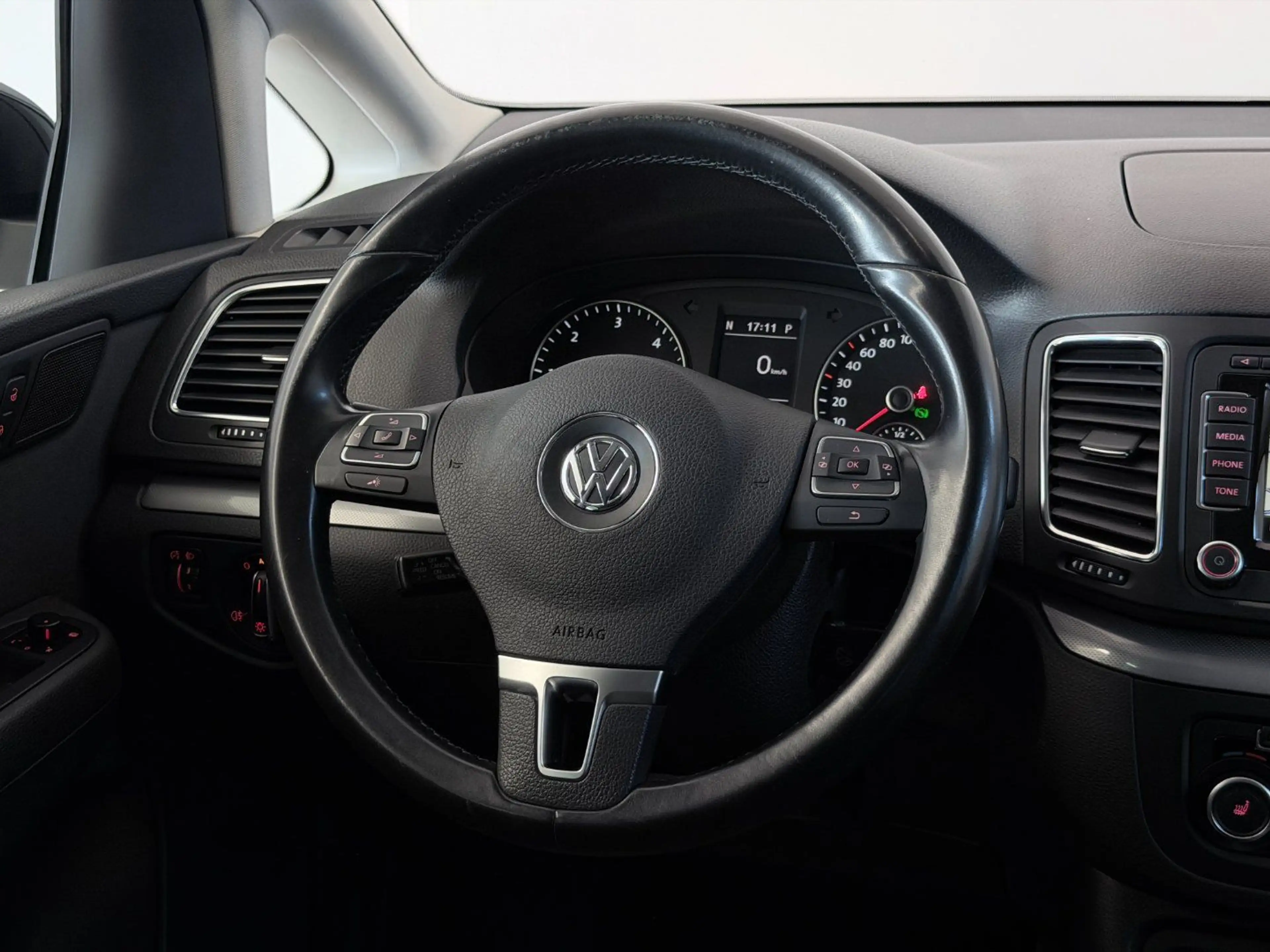 Volkswagen Sharan 2.0 TDI Comfortline*SHZ*PDC*NAVI* — photo 14