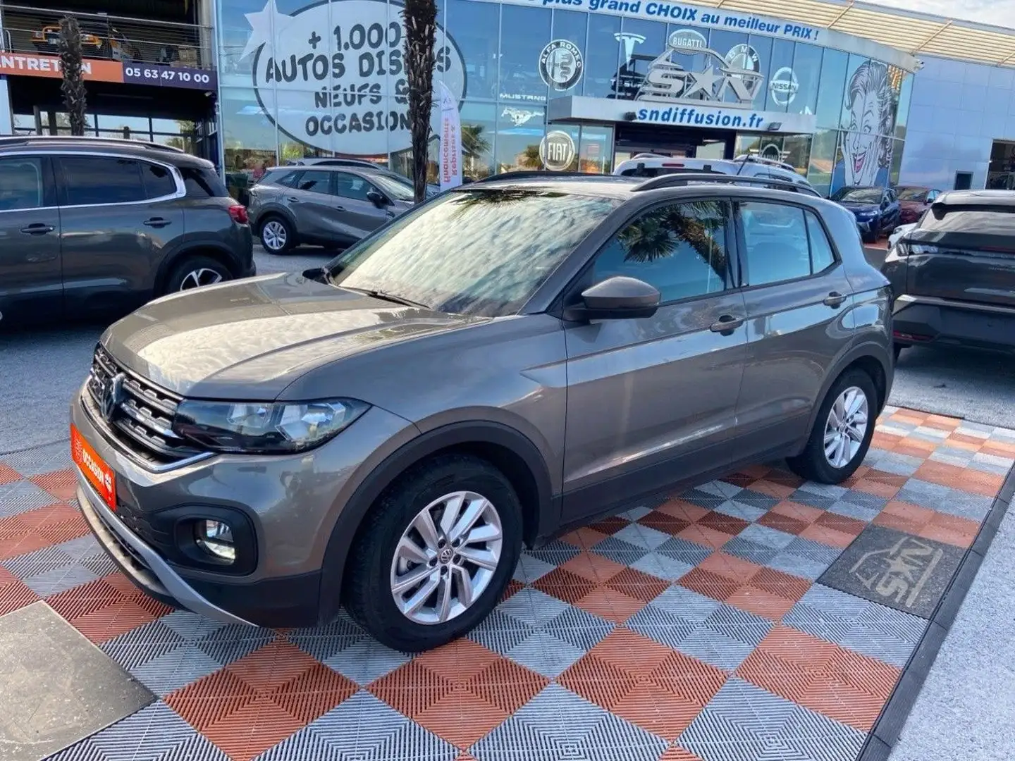Volkswagen T-Cross Tsi 115 DSG7 LOUNGE Gris - 1