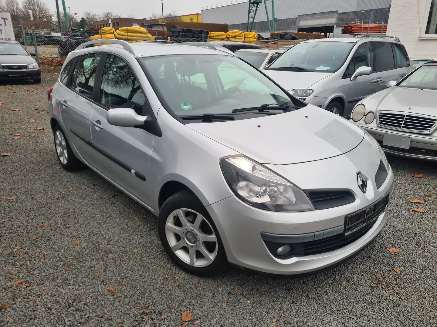 Renault Clio grandtour Silber - 1