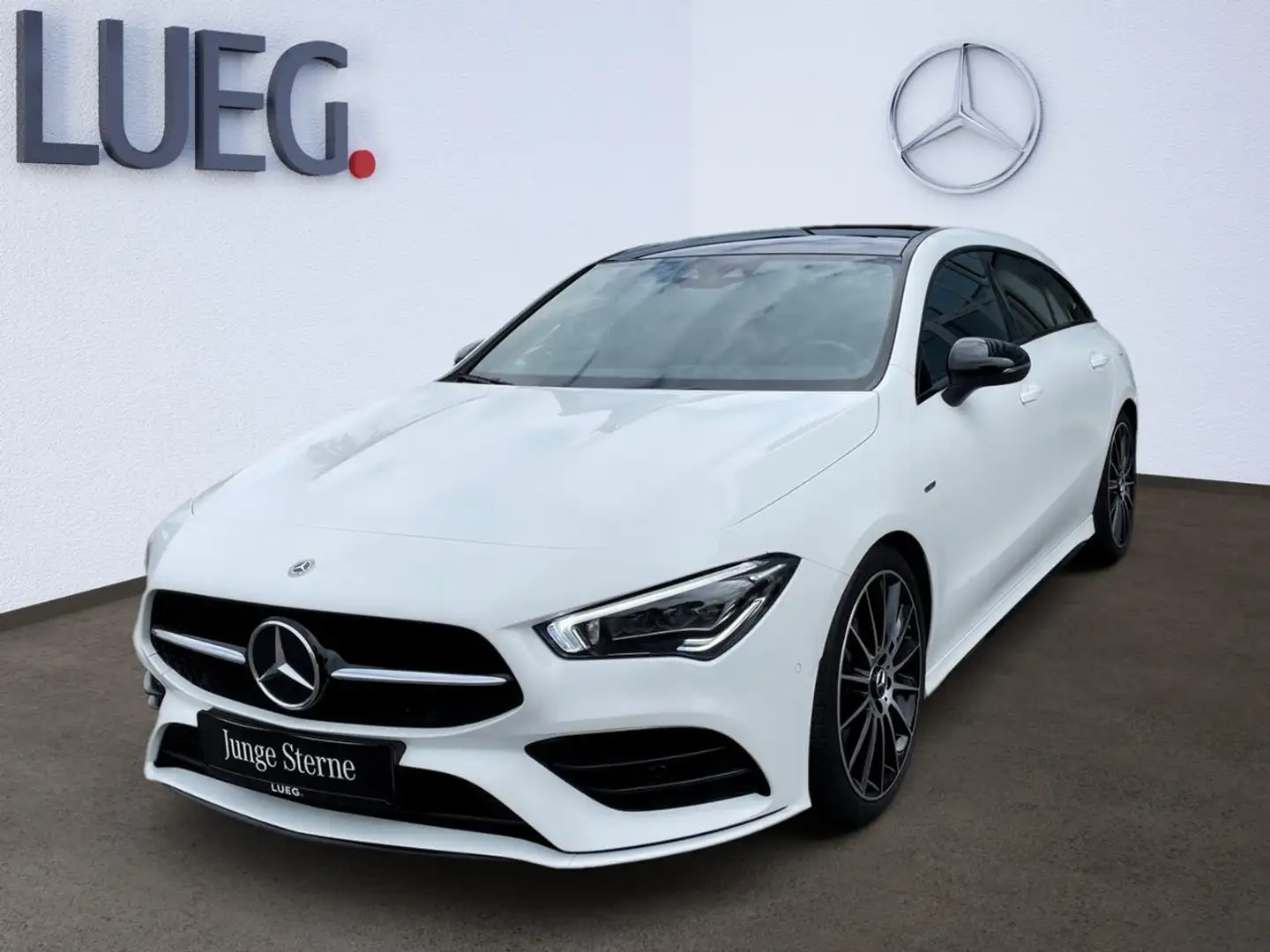 Mercedes-Benz CLA 200 Shooting Brake AMG-EDITION+INFOTAINMENT Blanc - 1