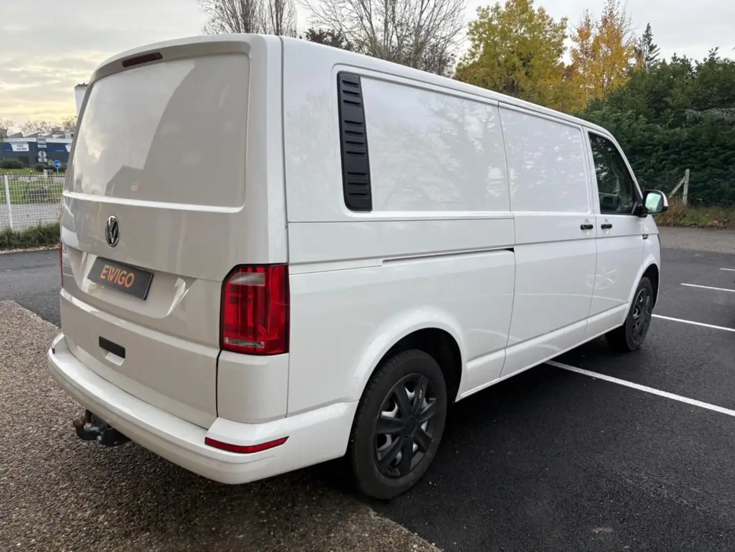 Volkswagen Transporter FOURGON 2.0 TDI 205 L2H1 CONFORT + ATTELAGE Blanc - 2