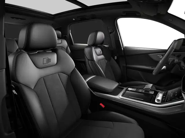 Audi Q7 view 10