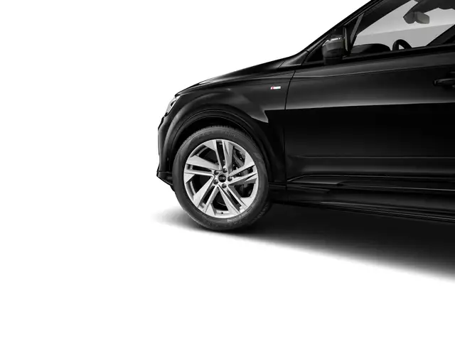 Audi Q7 view 4