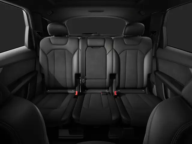 Audi Q7 view 11