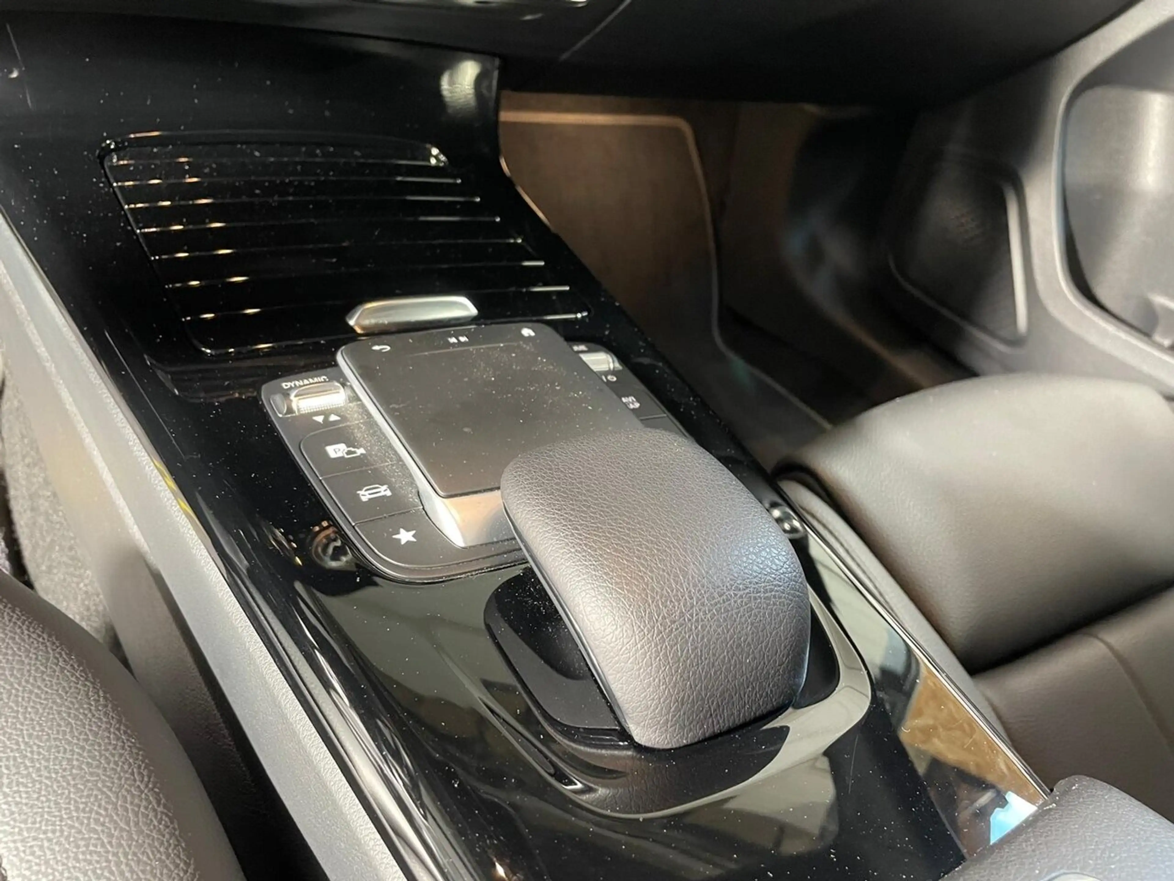 Mercedes-Benz A 200 150 DCT PROGRESSIVE LINE GPS — photo 8