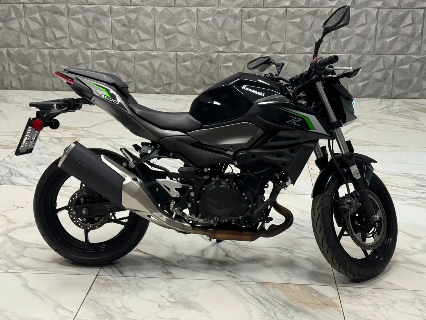 Kawasaki Z 500 Black - 1
