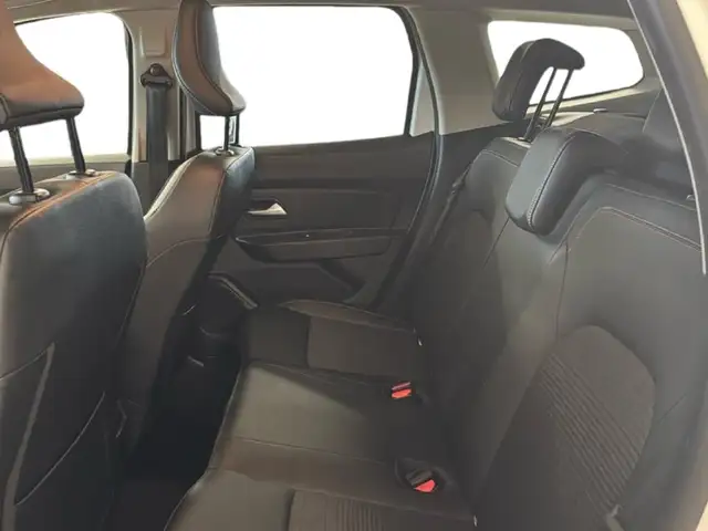 Dacia Duster view 13