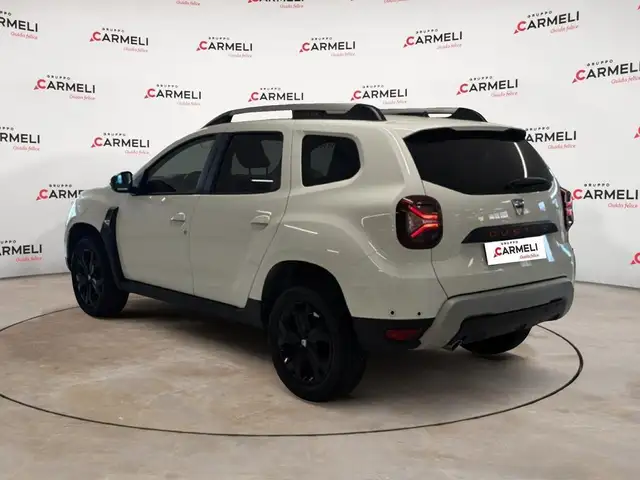 Dacia Duster view 3