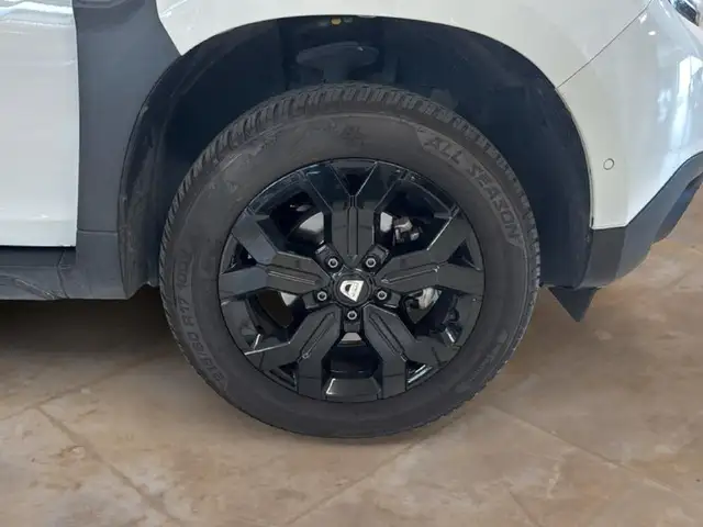 Dacia Duster view 6