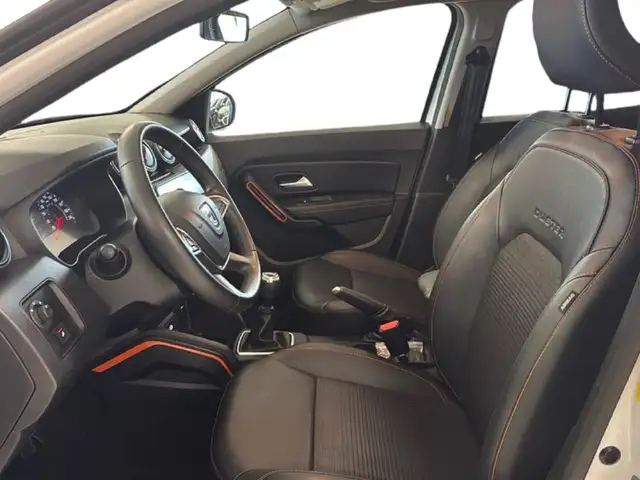 Dacia Duster view 12