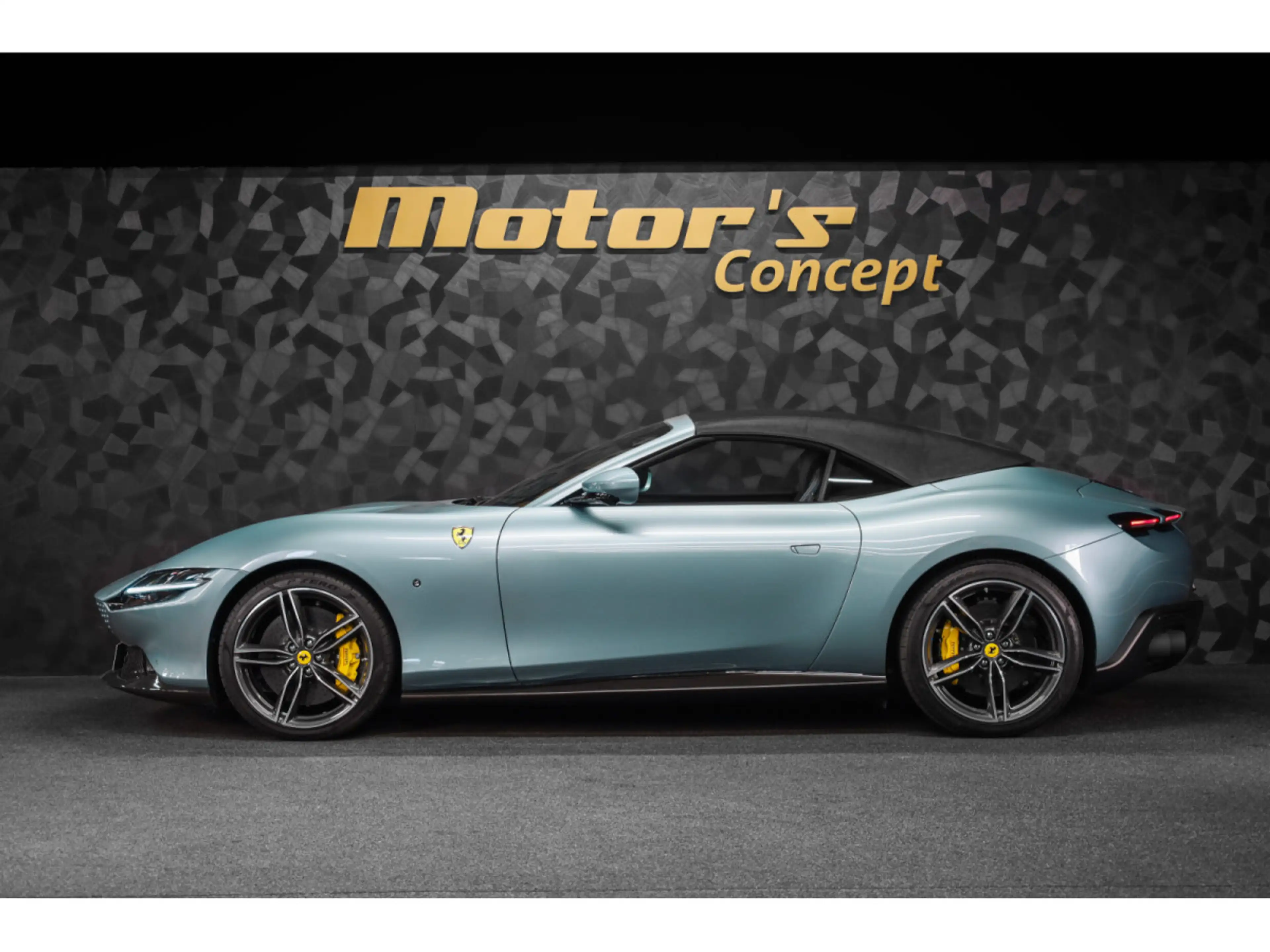 Ferrari Roma 3.9 V8 Spider - CELESTE TREVI SPECIAL COLOURS — photo 2