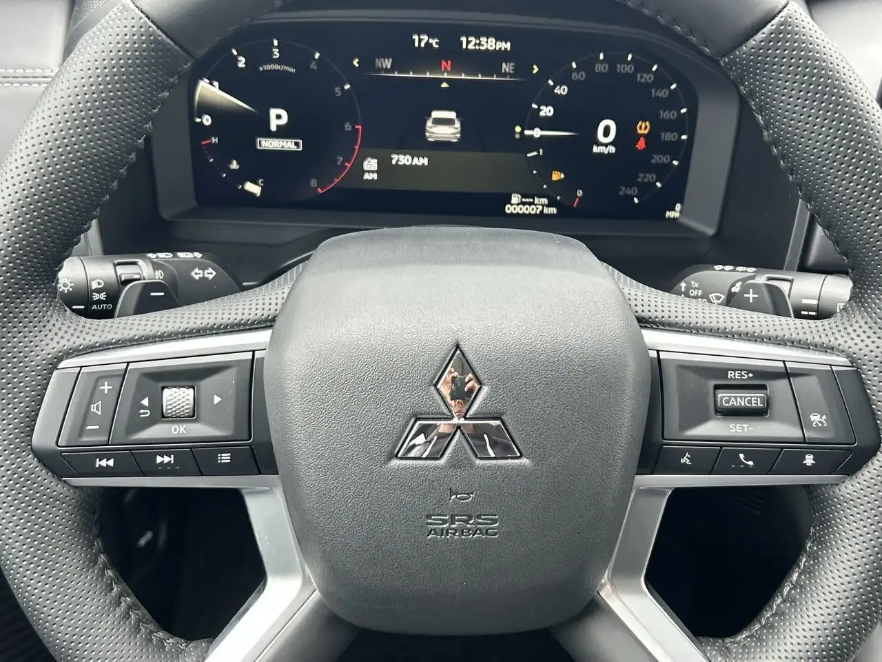 Mitsubishi Outlander снимка Mitsubishi Outlander