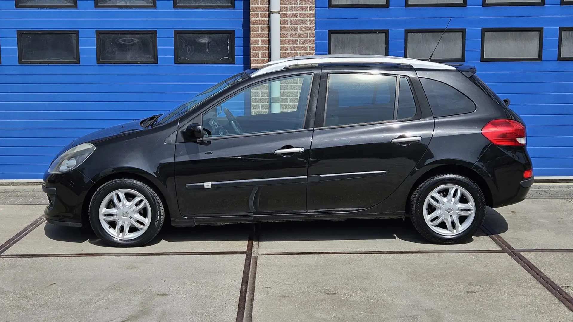 Renault Clio Estate 1.2 TCE Dynamique AC Zwart - 2