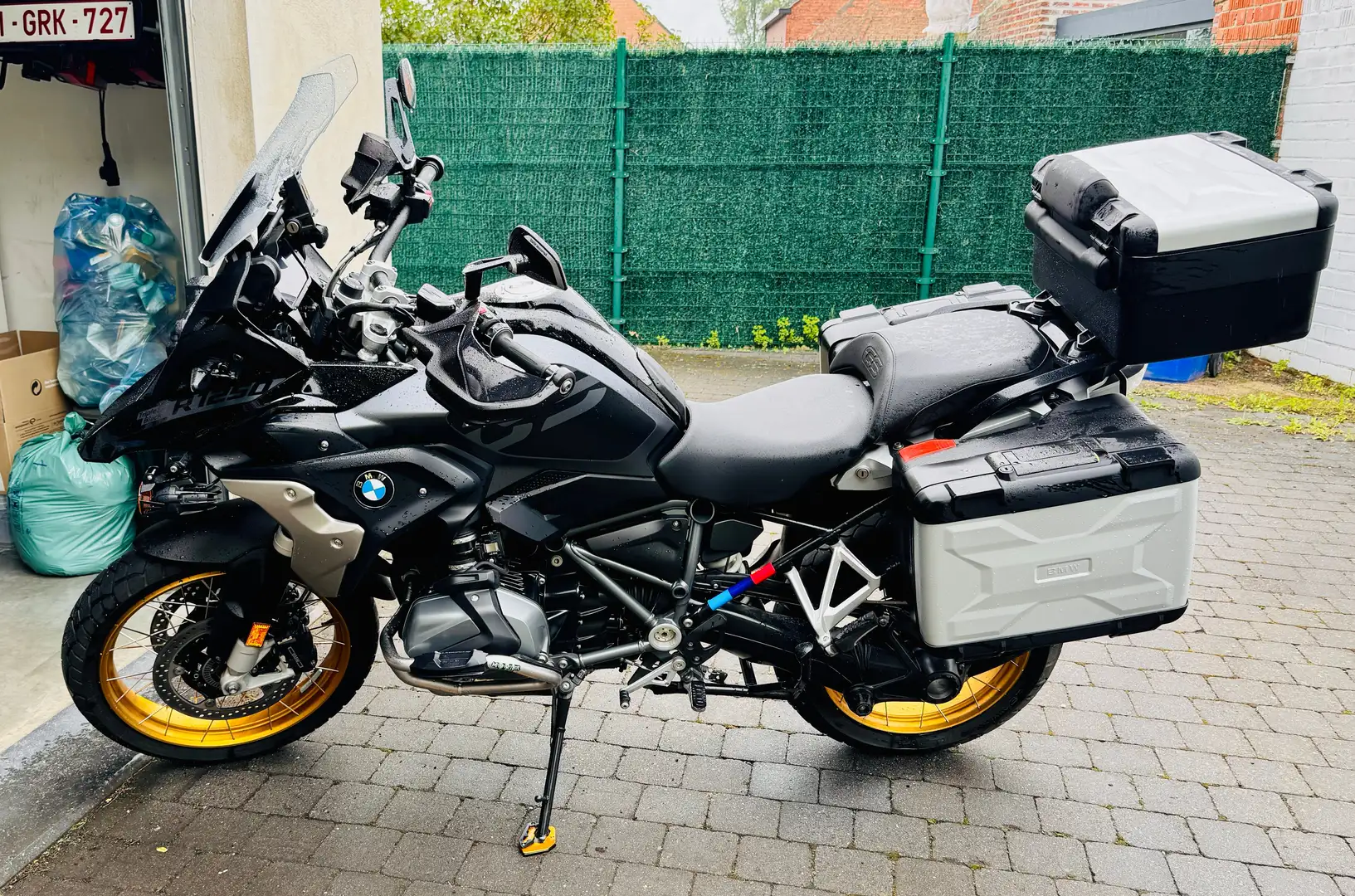 BMW R 1250 GS Triple Black met Akra en tal van opties! Zwart - 2