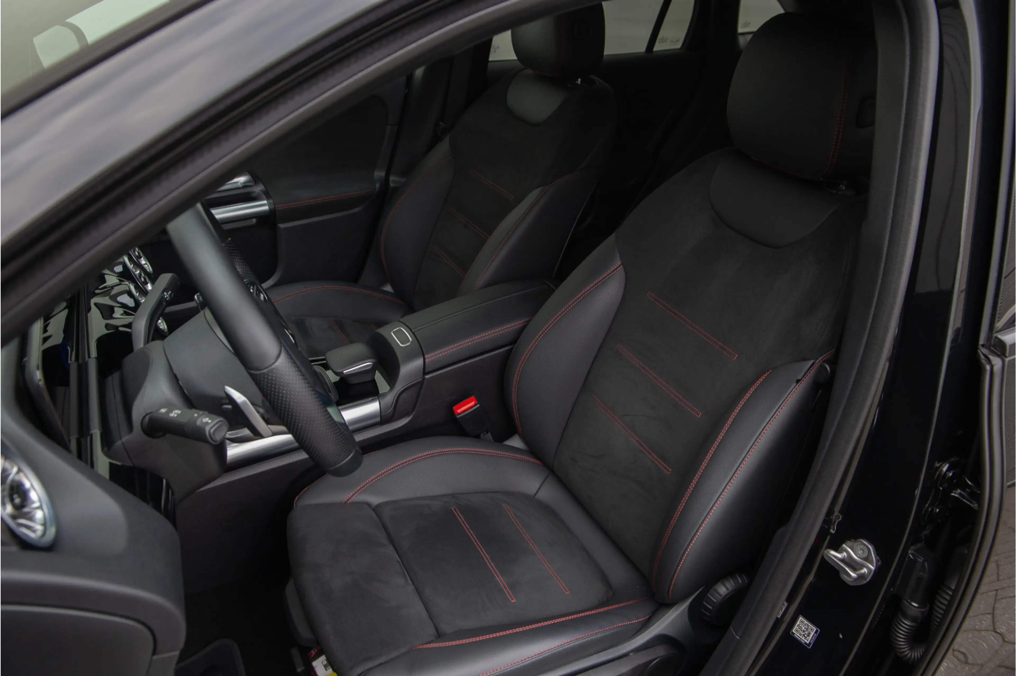 Mercedes-Benz EQA 250 AMG Nightpakket, Widescreen, Trekhaak, Camera 2023 — photo 6