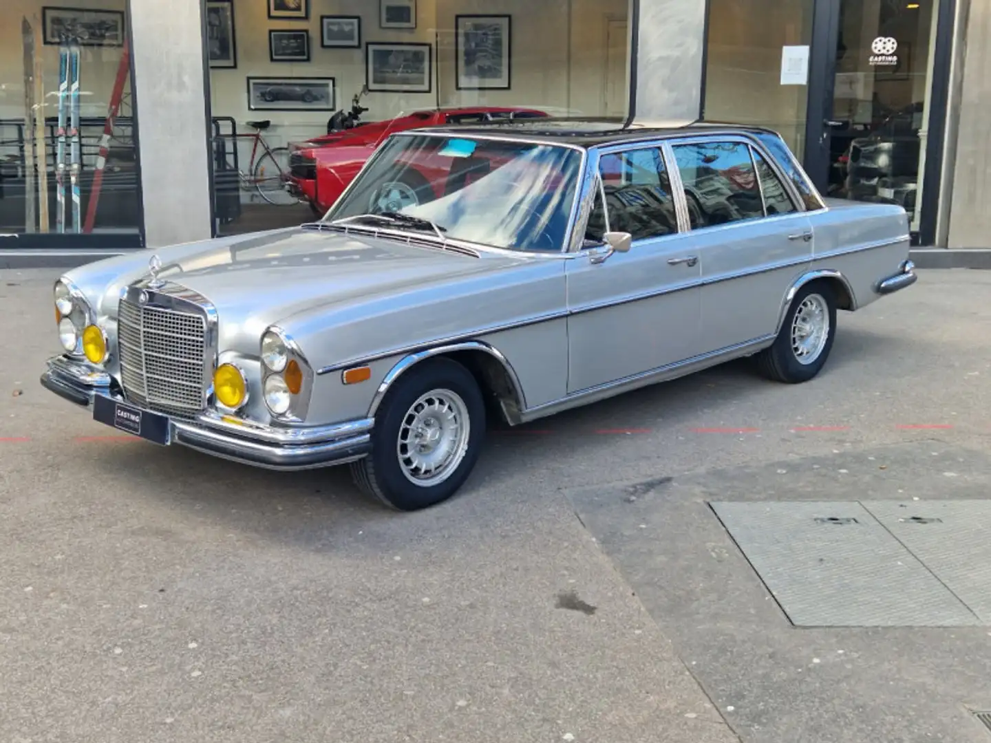 Mercedes-Benz 300 300SEL 6.3 - 1